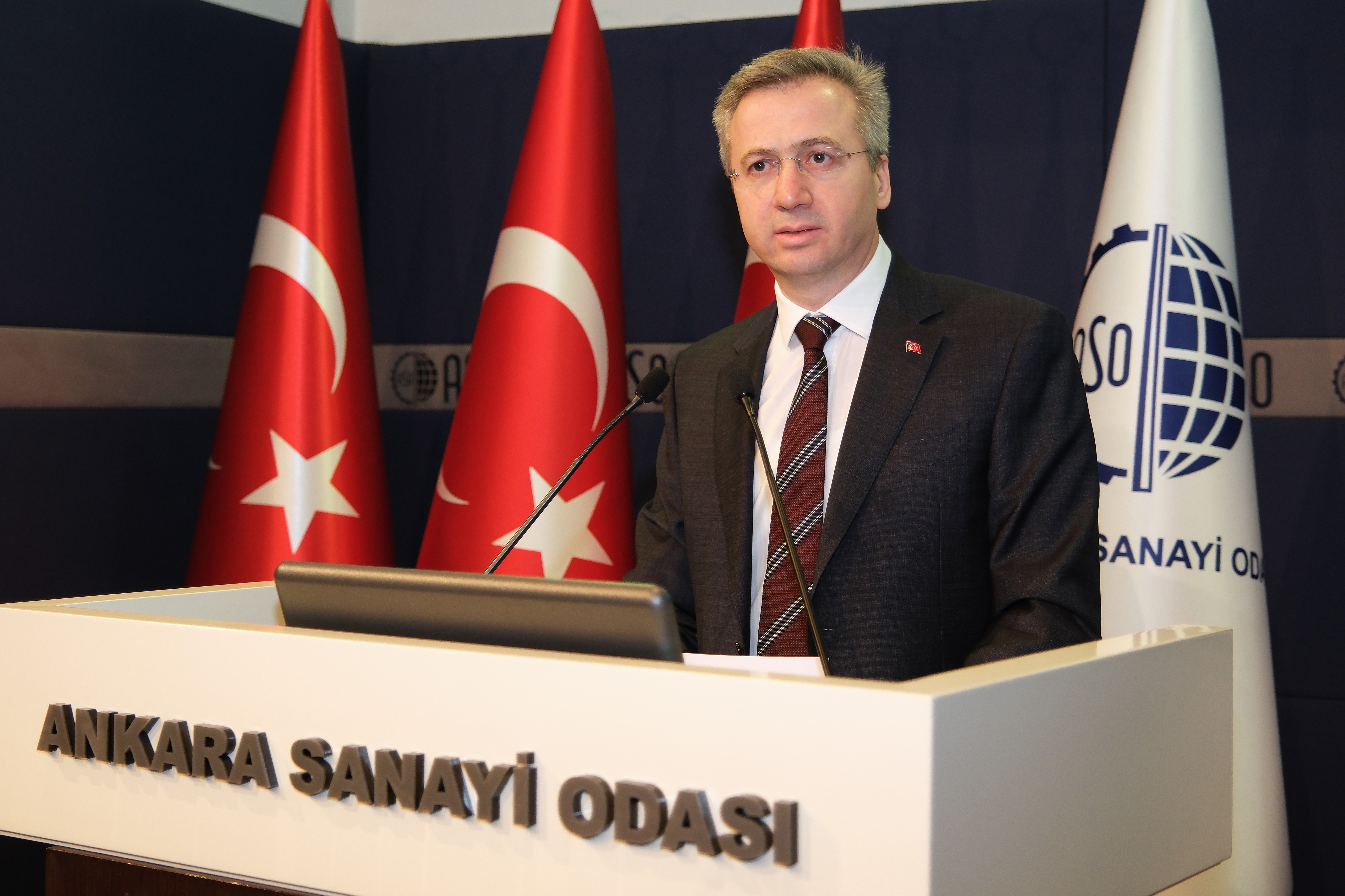 Rehberlik ve Teftiş Başkanlığı tarafından çalışma ortamı ile çalışma koşullarına ilişkin farkındalık oluşturmak amacıyla düzenlenen rehberlik ve bilgilendirme toplantısı, Ankara Sanayi Odası (ASO) ev sahipliğinde Türkiye İnşaat Sanayicileri İşveren Sendikası(İNTES) ile Türkiye Müteahhitler Birliği’nden(TMB) sektör temsilcilerinin katılımıyla 24 Nisan 2025 tarihinde gerçekleştirildi.