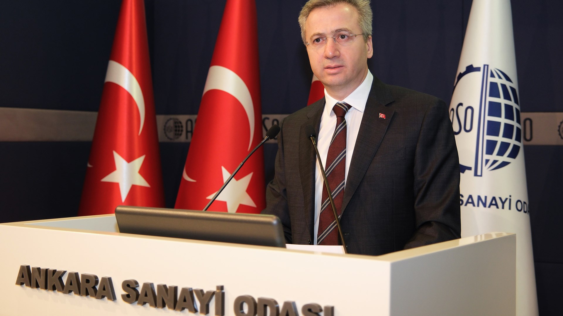 Rehberlik ve Teftiş Başkanlığı tarafından çalışma ortamı ile çalışma koşullarına ilişkin farkındalık oluşturmak amacıyla düzenlenen rehberlik ve bilgilendirme toplantısı, Ankara Sanayi Odası (ASO) ev sahipliğinde Türkiye İnşaat Sanayicileri İşveren Sendikası(İNTES) ile Türkiye Müteahhitler Birliği’nden(TMB) sektör temsilcilerinin katılımıyla 24 Nisan 2025 tarihinde gerçekleştirildi.