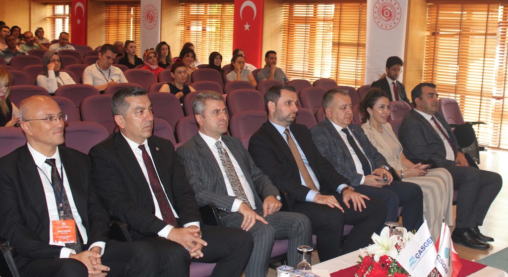 Genel Müdürlüğümüzce düzenlenen "Sendikalar ve Toplu İş Sözleşmesi Kanunu Kapsamında Yürütülen Arabulucu İşlemlerinin İyi İşleyen ve Aksayan Yönlerinin Tartışılması ve Önerilerin Gerçekleştirilmesi Projesi" eğitiminde, arabuluculuk sürecindeki aksaklıklar ve çözüm önerileri kapsamlı bir şekilde tartışıldı.