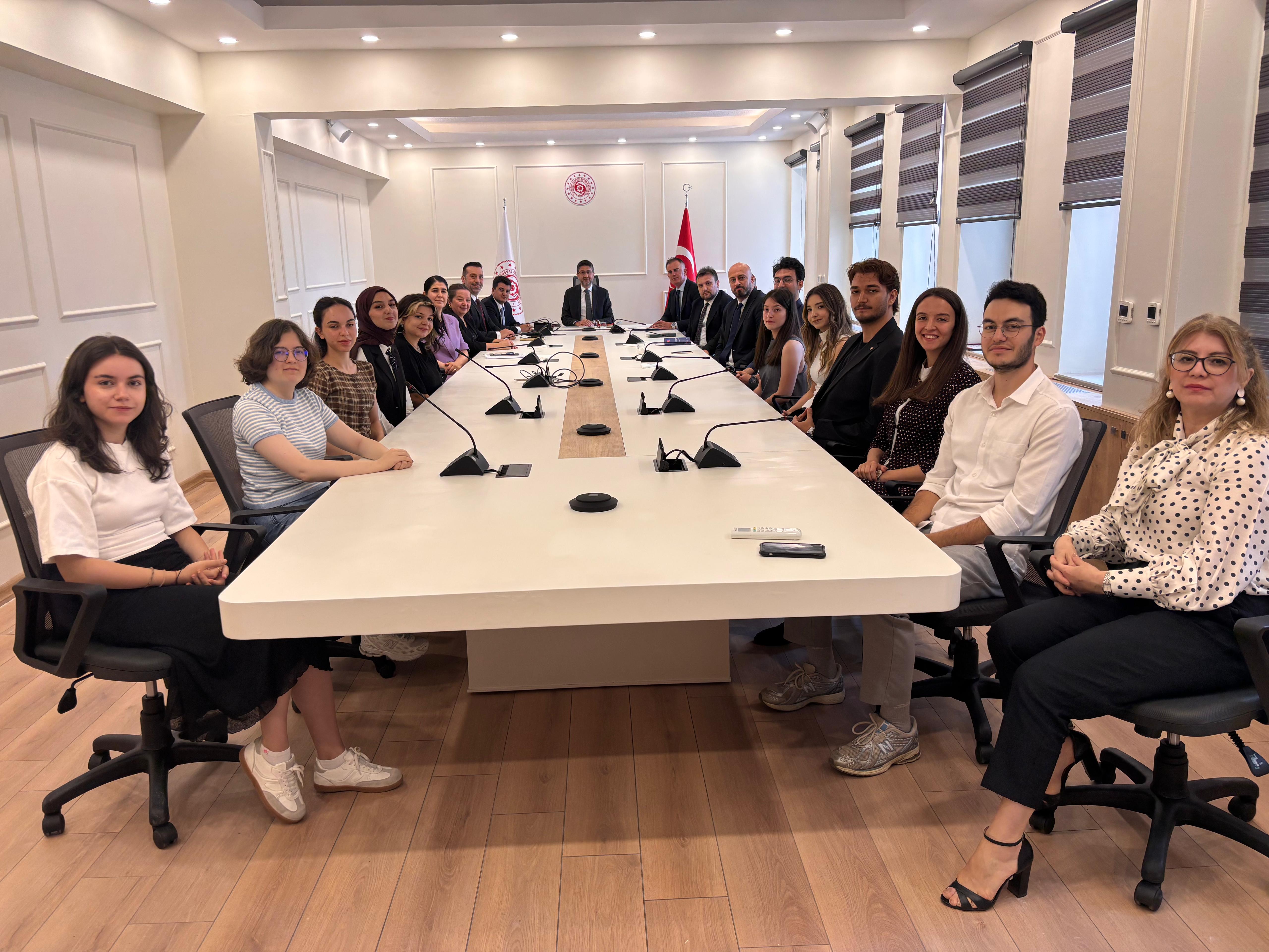 Genel Müdürlüğümüzde Stajını Tamamlayan Öğrencilere Sertifikaları Takdim Edildi