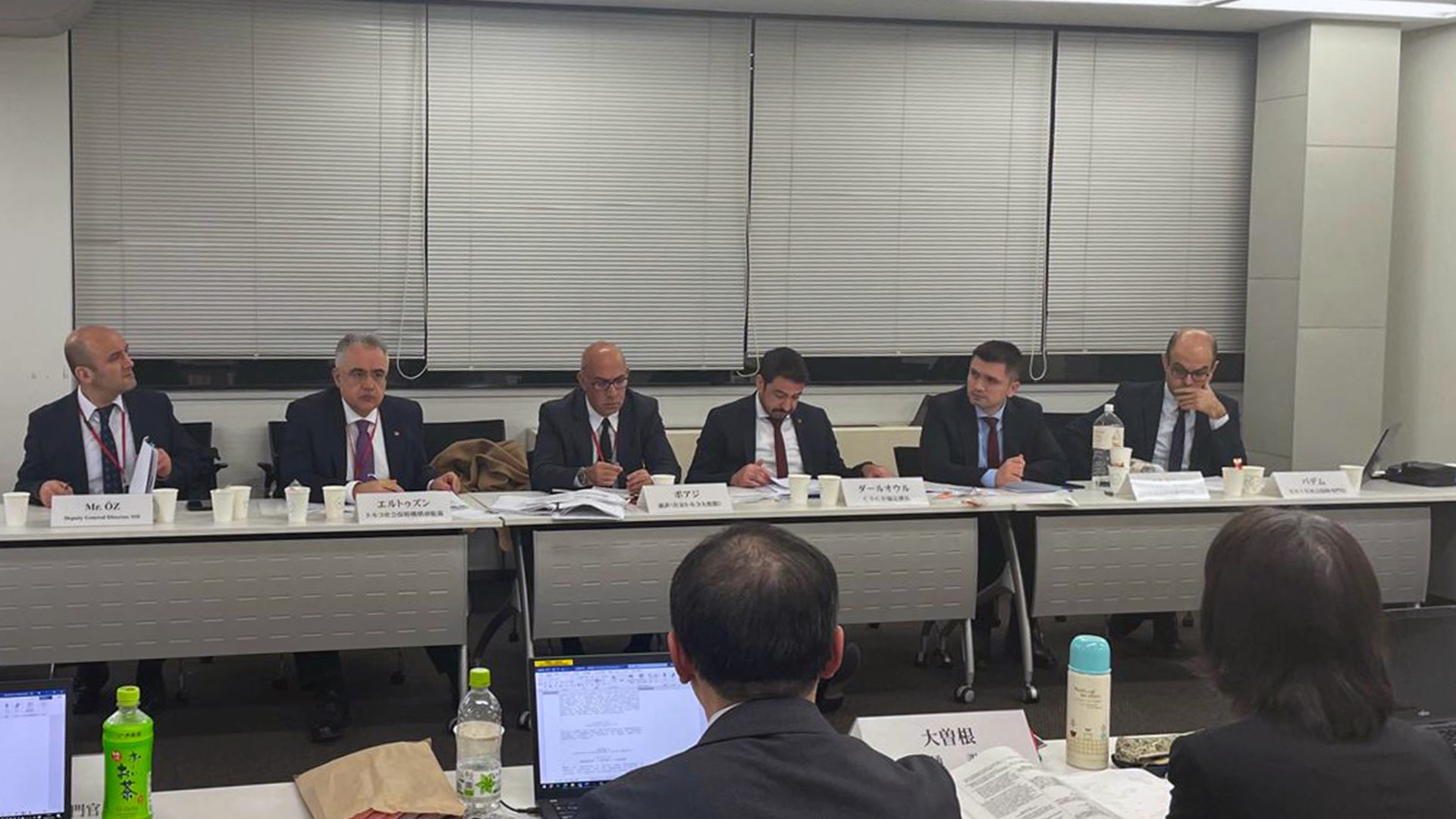 A delegation comprising the representatives of our Ministry and Social Security Institution (SSI) and officials of the Ministry of Health, Labour and Welfare, and the Ministry of Foreign Affairs of Japan convened in Tokyo, the capital of Japan, for the 9th Round of Negotiations on signing a social security agreement between the two countries.