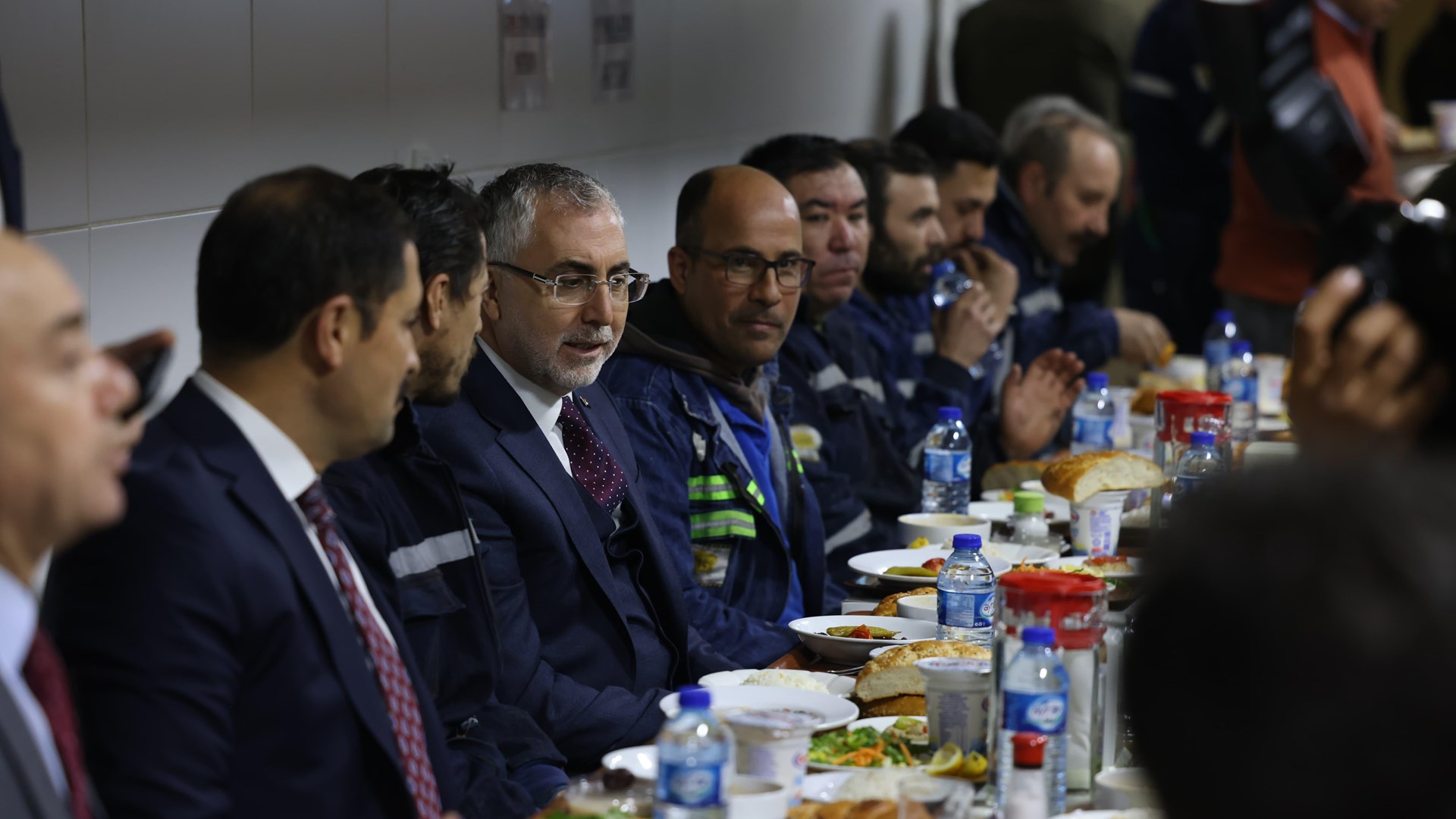Bakan Işıkhan, Hatay’da Ziyaretlerde Bulundu