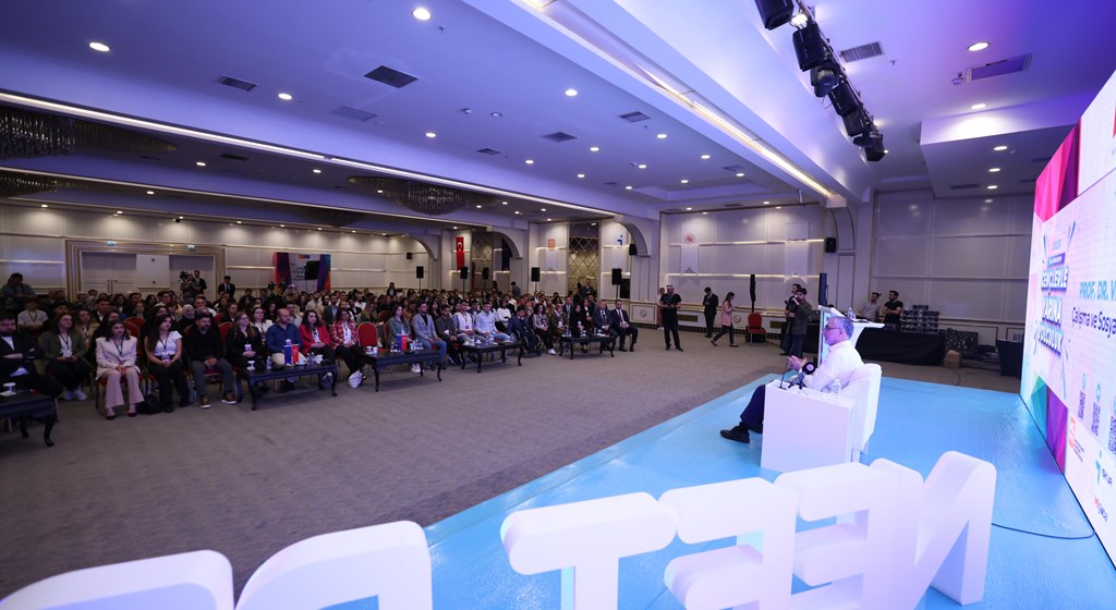 Çalışma ve Sosyal Güvenlik Bakanı Prof. Dr. Vedat Işıkhan, İŞKUR NEET PRO kapsamında ‘Gençlerle Yarına Yolculuk’ Programında gençlerle bir araya gelerek, sorularını yanıtladı.