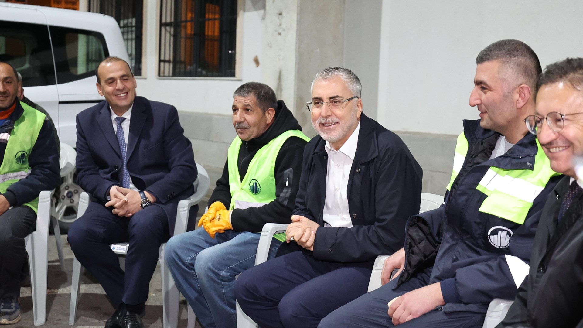 Bakan Işıkhan, 1 Mayıs Emek ve Dayanışma Günü’nü İşçilerle Birlikte Kutladı