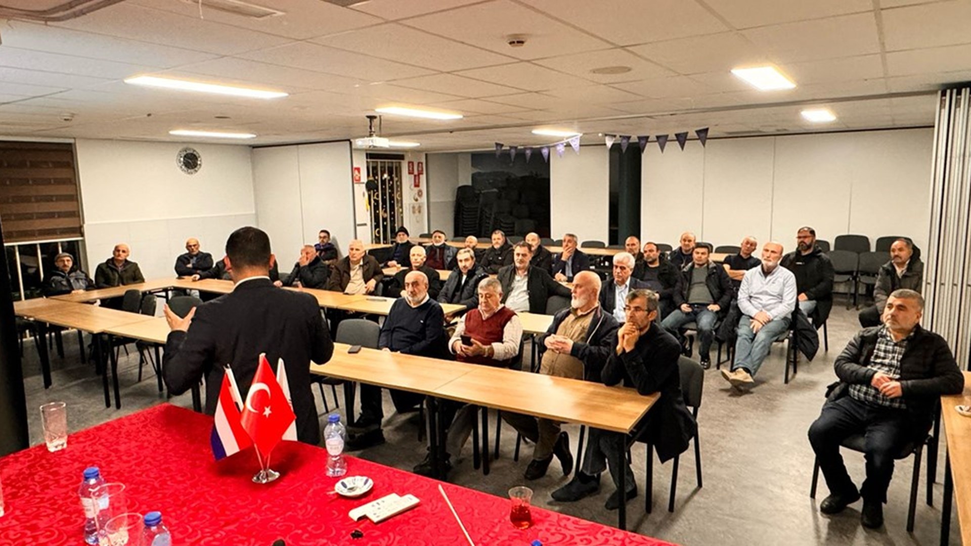 The personnel of our Labour and Social Security Attaché's Office in Deventer came together with our citizens in the HDV Rotterdam Mevlana Mosque.