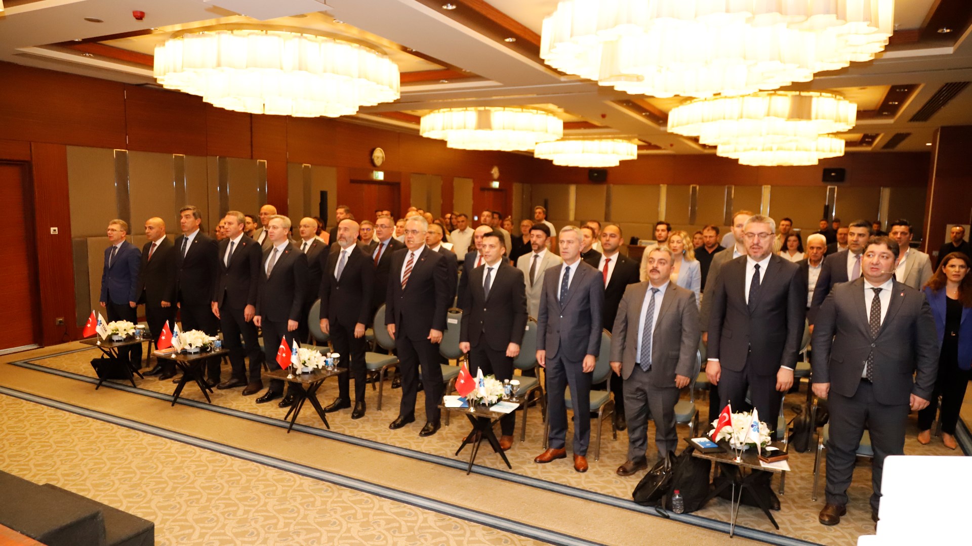 Bakanlığımız ile Türkiye İşveren Sendikaları Konfederasyonu (TİSK) işbirliğinde düzenlenen Çalışma Hayatı İstişare Toplantısı’nın ikincisi 16 Eylül 2025 tarihinde Bursa’da gerçekleştirildi.