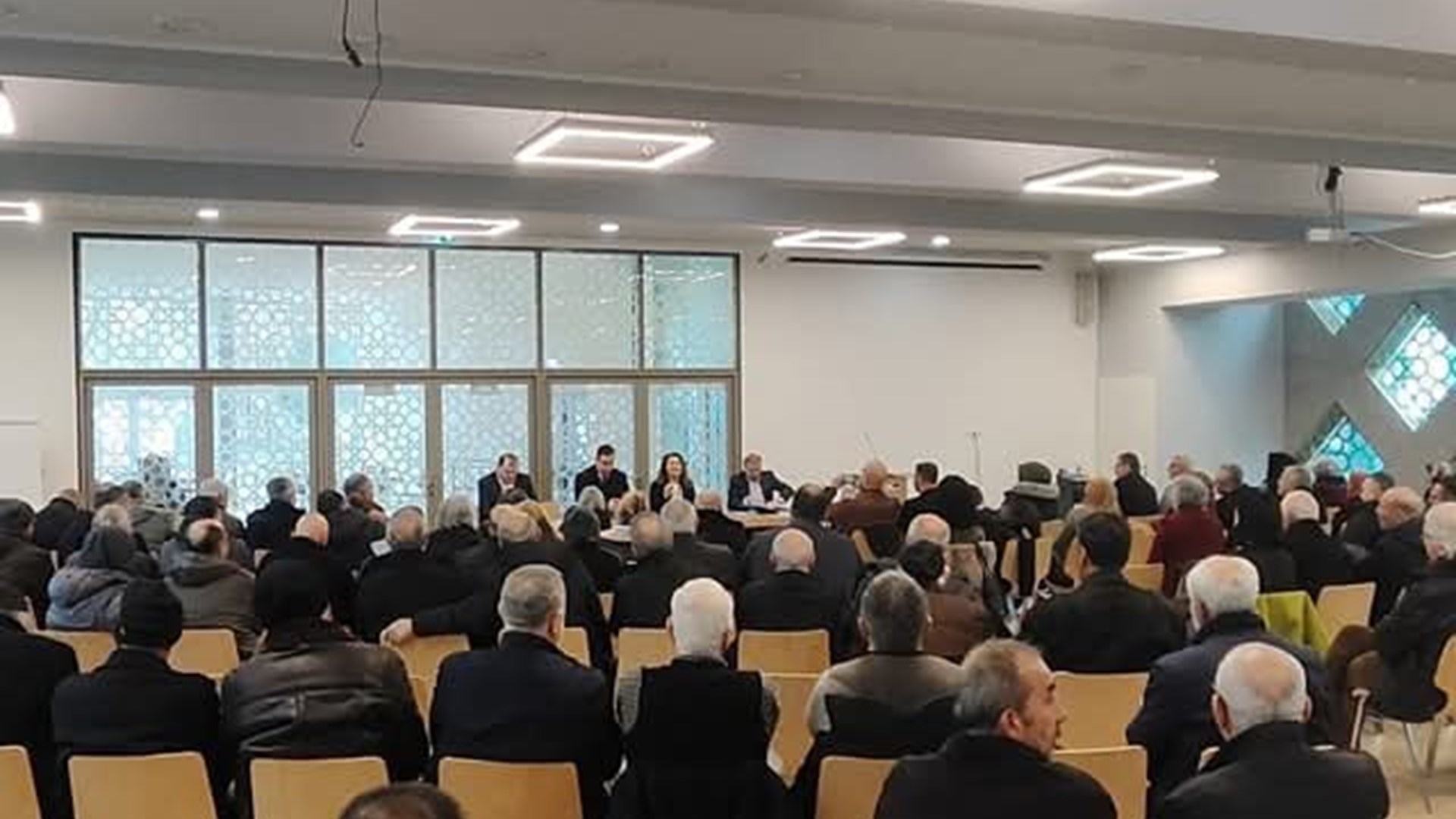 Stuttgart Labour and Social Security Attaché's Office came together with our citizens on Thursday evening, 2 February 2025, at the Association for Supporting Contemporary Life and on Sunday, 9 February 2025, at the DITIB Esslingen Yunus Emre Mosque Association within the scope of public information meetings.