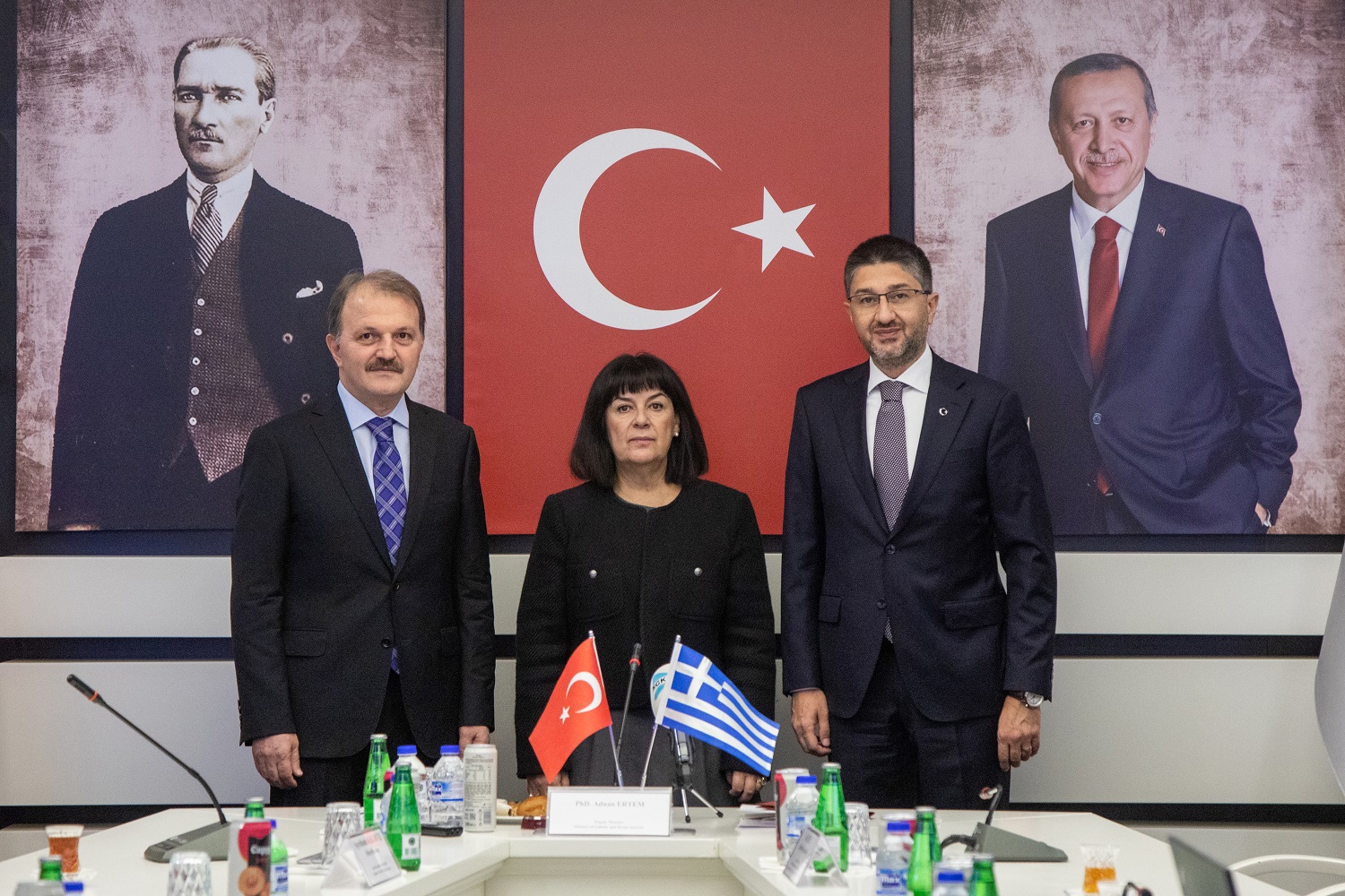 Bakanlığımız ile Yunanistan Çalışma ve Sosyal Güvenlik Bakanlığı temsilcileri, sosyal güvenlik anlaşmasının ikinci tur müzakereleri için 22-23 Ekim tarihleri arasında Ankara’da bir araya geldi.