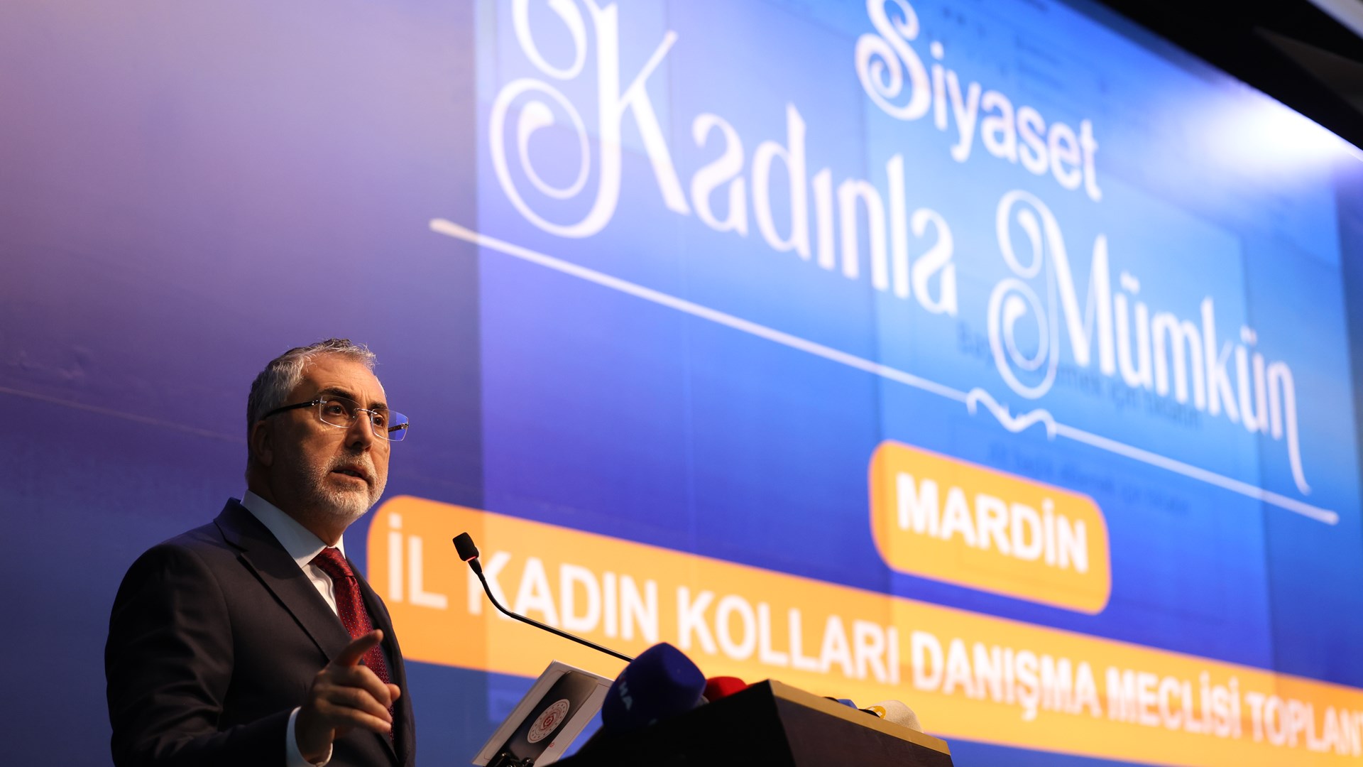 Bakan Işıkhan, Mardin’de AK Parti Mardin İl Kadın Kolları Danışma Meclisi Toplantısına Katıldı