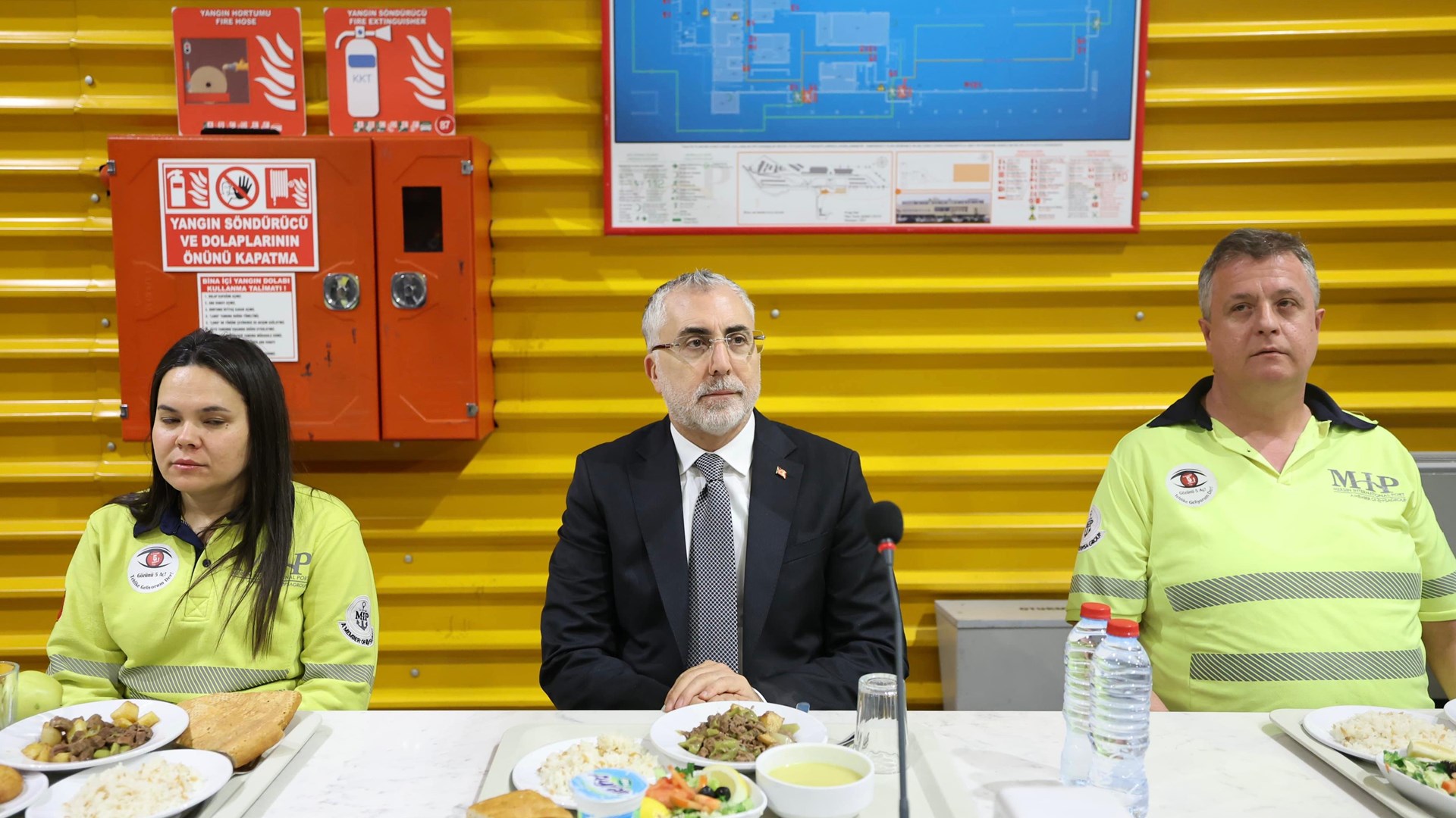 Bakan Işıkhan, Mersin’de Temaslarda Bulundu