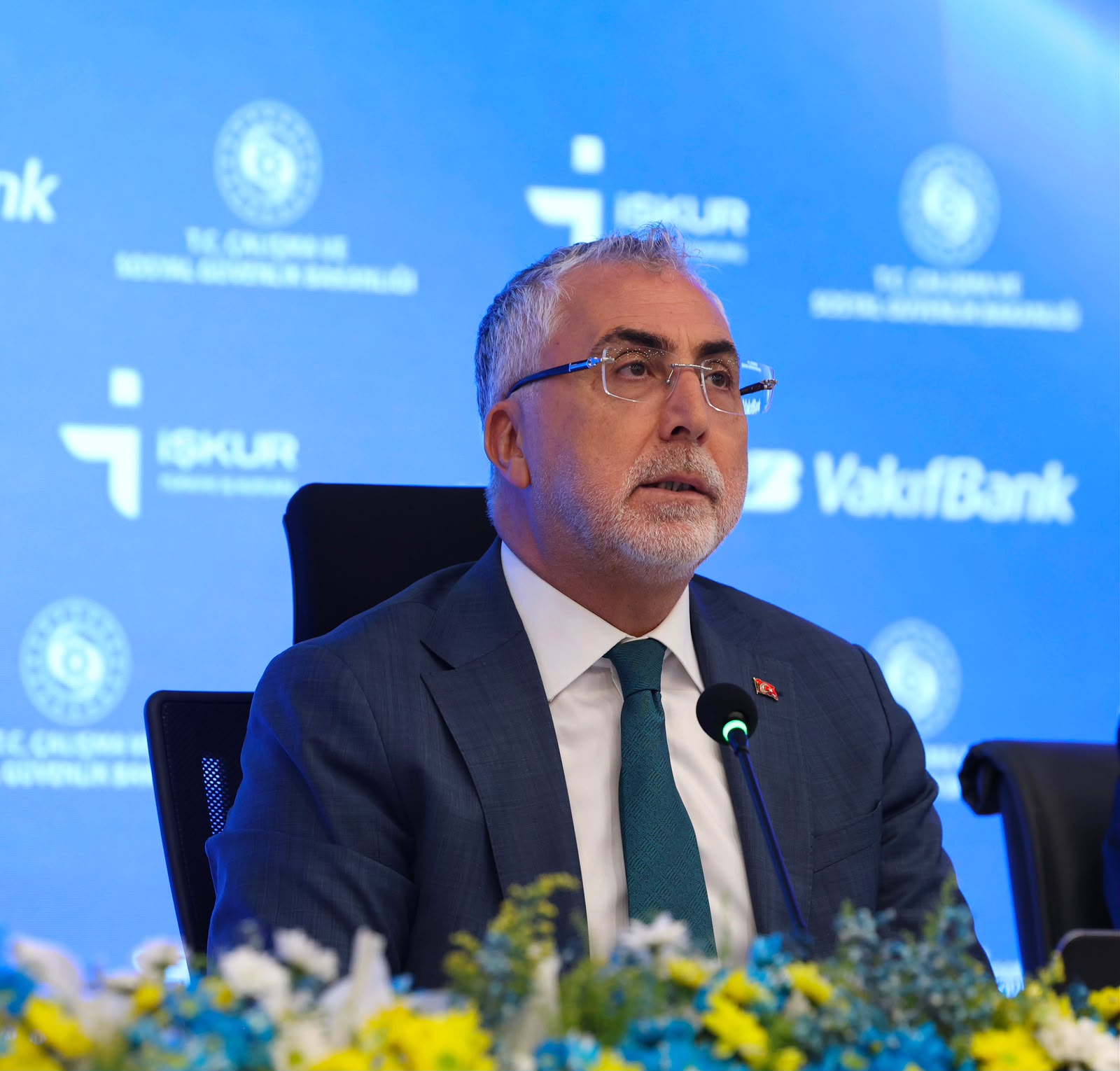 Çalışma ve Sosyal Güvenlik Bakanı Prof. Dr. Vedat Işıkhan, Türkiye İş Kurumu (İŞKUR) ile Vakıfbank Arasında İş Birliği Protokolü İmza Töreni’ne iştirak etti.