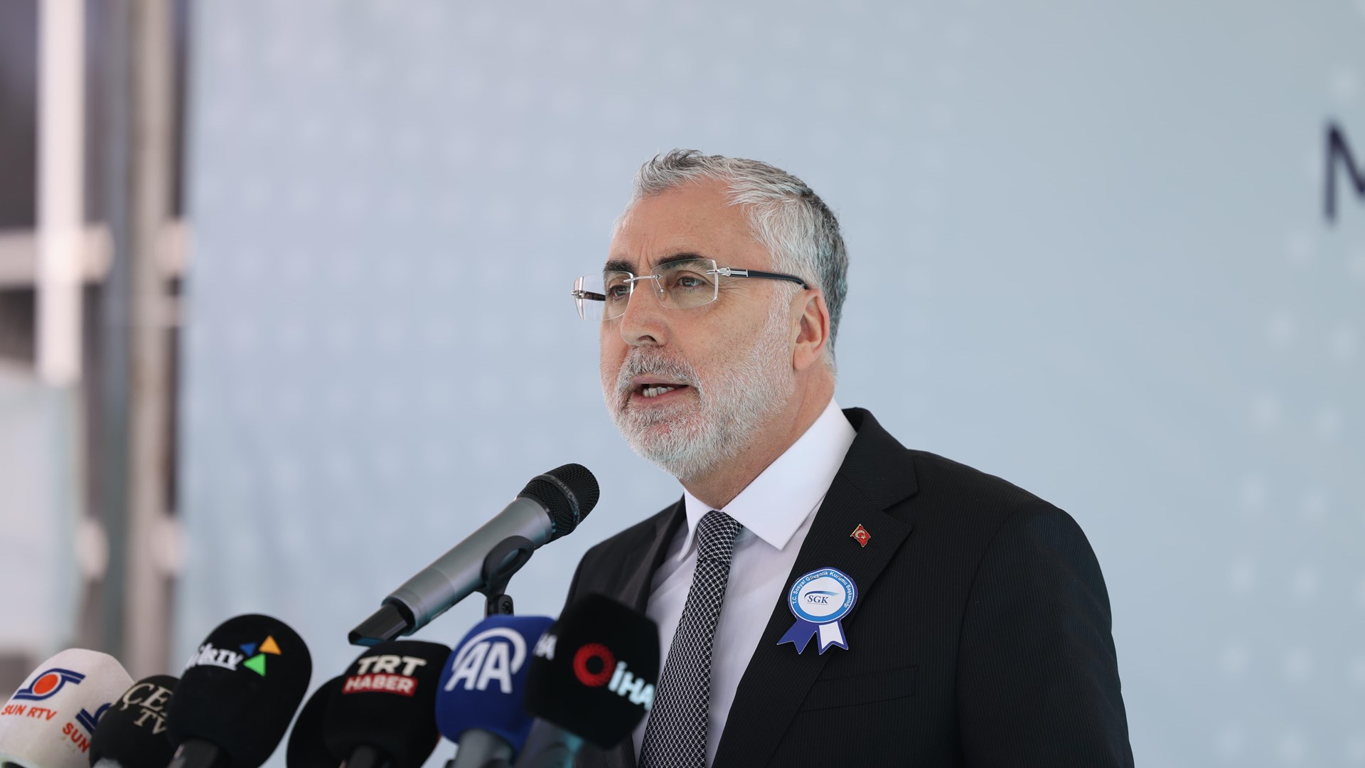 Bakan Işıkhan, Mersin’de Temaslarda Bulundu