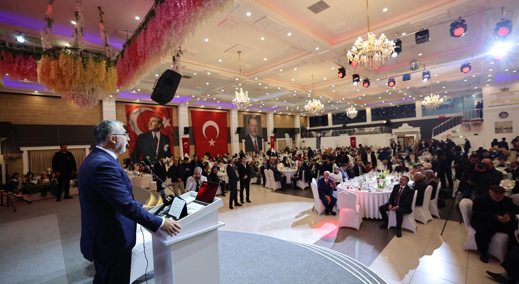 Çalışma ve Sosyal Güvenlik Bakanı Prof. Dr. Vedat Işıkhan, çeşitli temaslarda bulunmak ve programlara katılmak üzere Iğdır’a gitti.