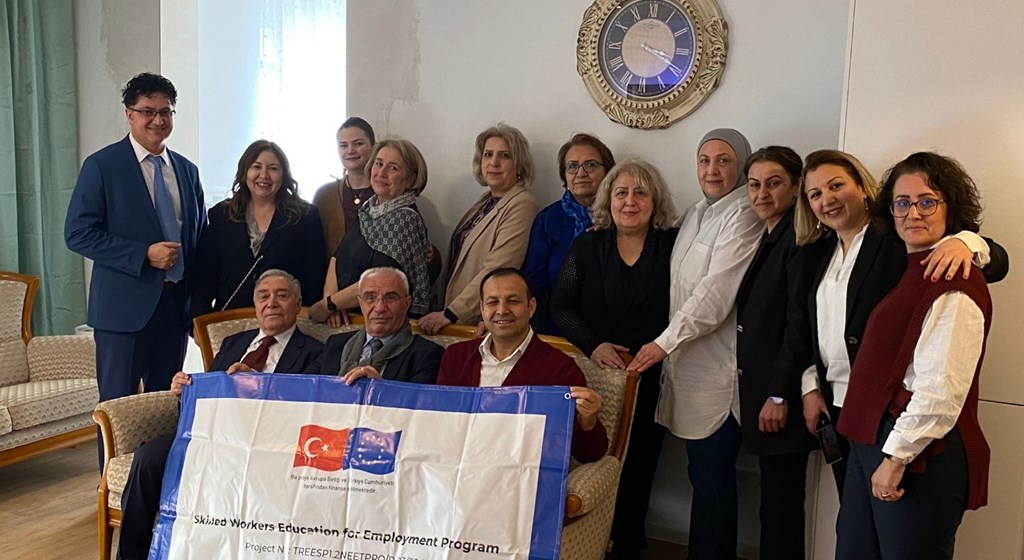 Bakanlığımızın onayladığı proje kapsamından YÖRTÜRK Vakfı Yönetim Kurulu Üyeleri, Hannover Çalışma ve Sosyal Güvenlik Ataşeliğimizi ziyaret etti.