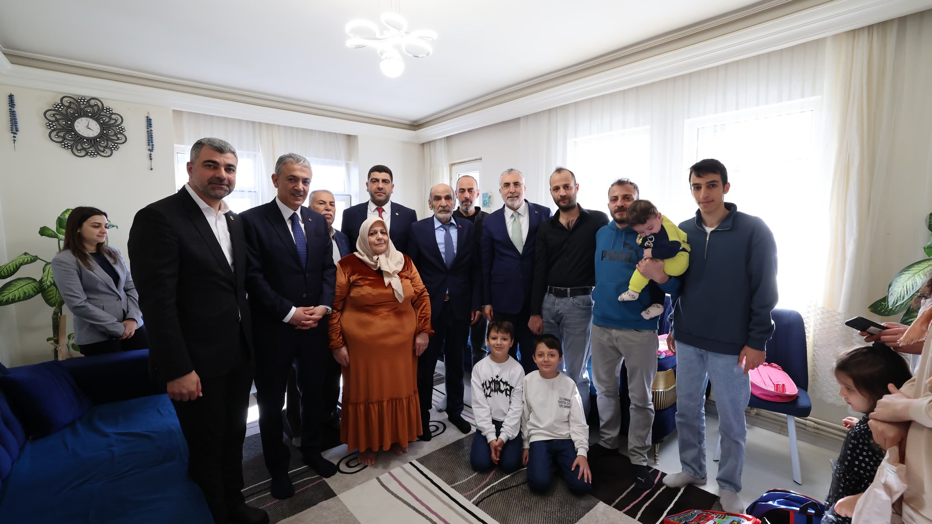 Bakan Işıkhan, Mardin’de Temaslarda Bulundu