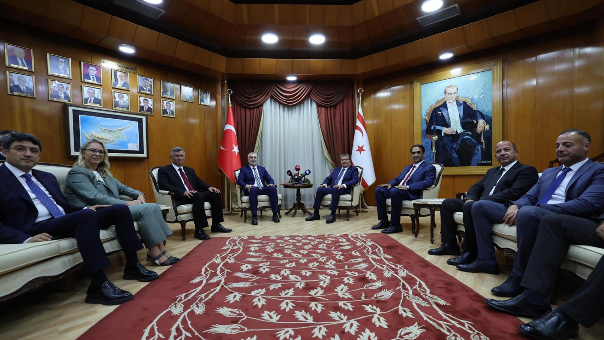 Çalışma ve Sosyal Güvenlik Bakanı Prof. Dr. Vedat Işıkhan, programlara katılmam ve çeşitli temaslarda bulunmak üzere Kuzey Kıbrıs Türk Cumhuriyeti’ne (KKTC) gitti.