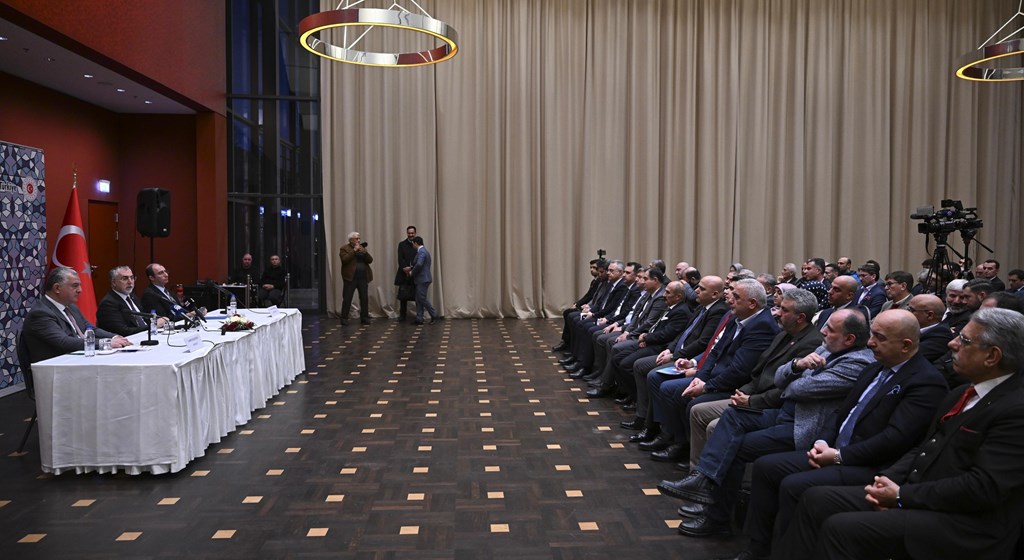 Çalışma ve Sosyal Güvenlik Bakanı Prof. Dr. Vedat Işıkhan, Türkiye-Almanya Bakanlıklararası Ortak Çalışma Grubu 7. Toplantısı’na katılmak üzere Berlin’e gitti.