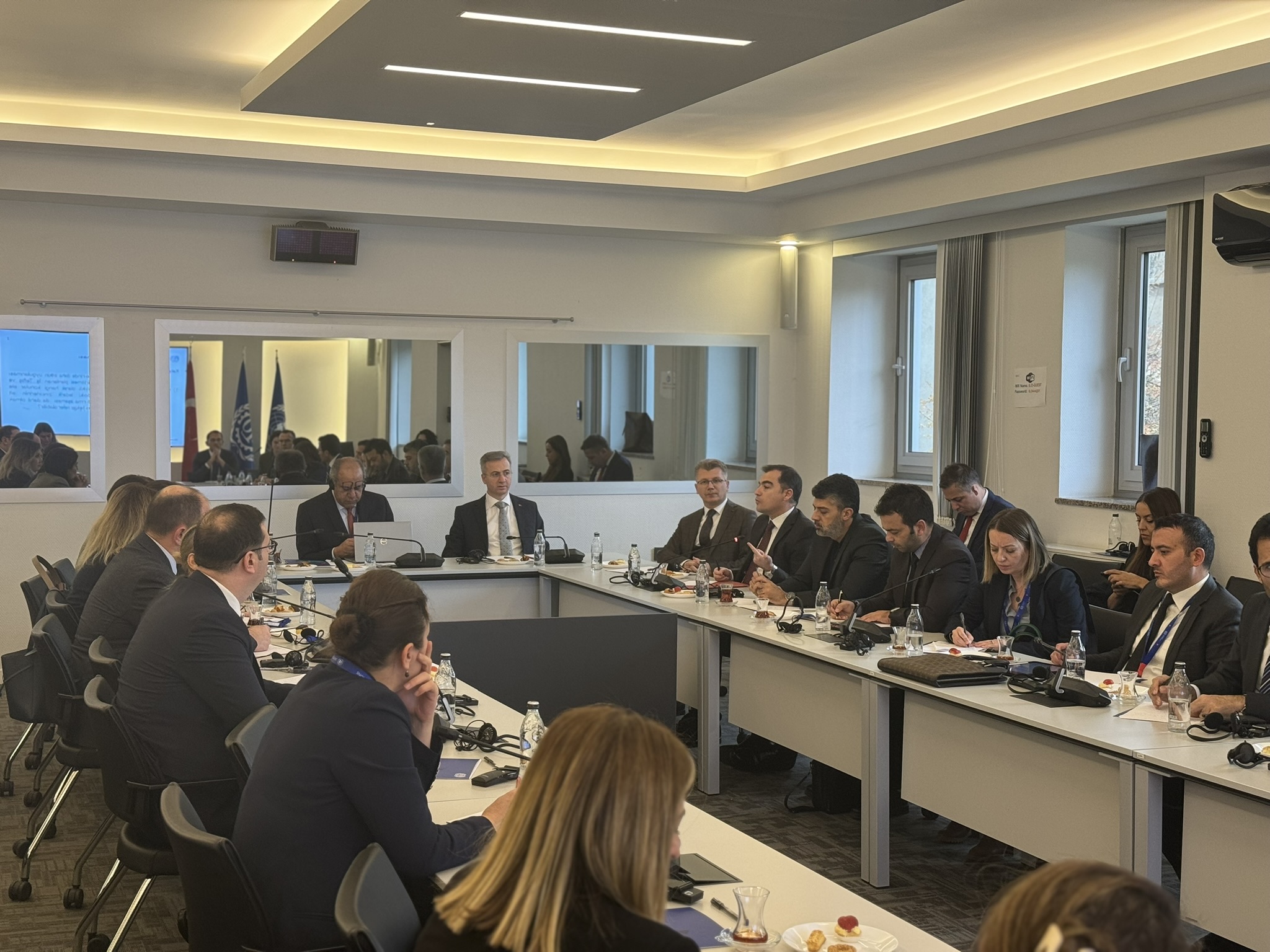 Türkiye’de İnsana Yakışır İş Koşullarını İyileştirmek için İş Teftiş ve Rehberliğin Rolünün Güçlendirilmesi Proje Teklifi kapsamında düzenlenen danışma toplantısı, 21 Kasım 2024 tarihinde ILO Türkiye Ofisi’nde gerçekleştirildi.