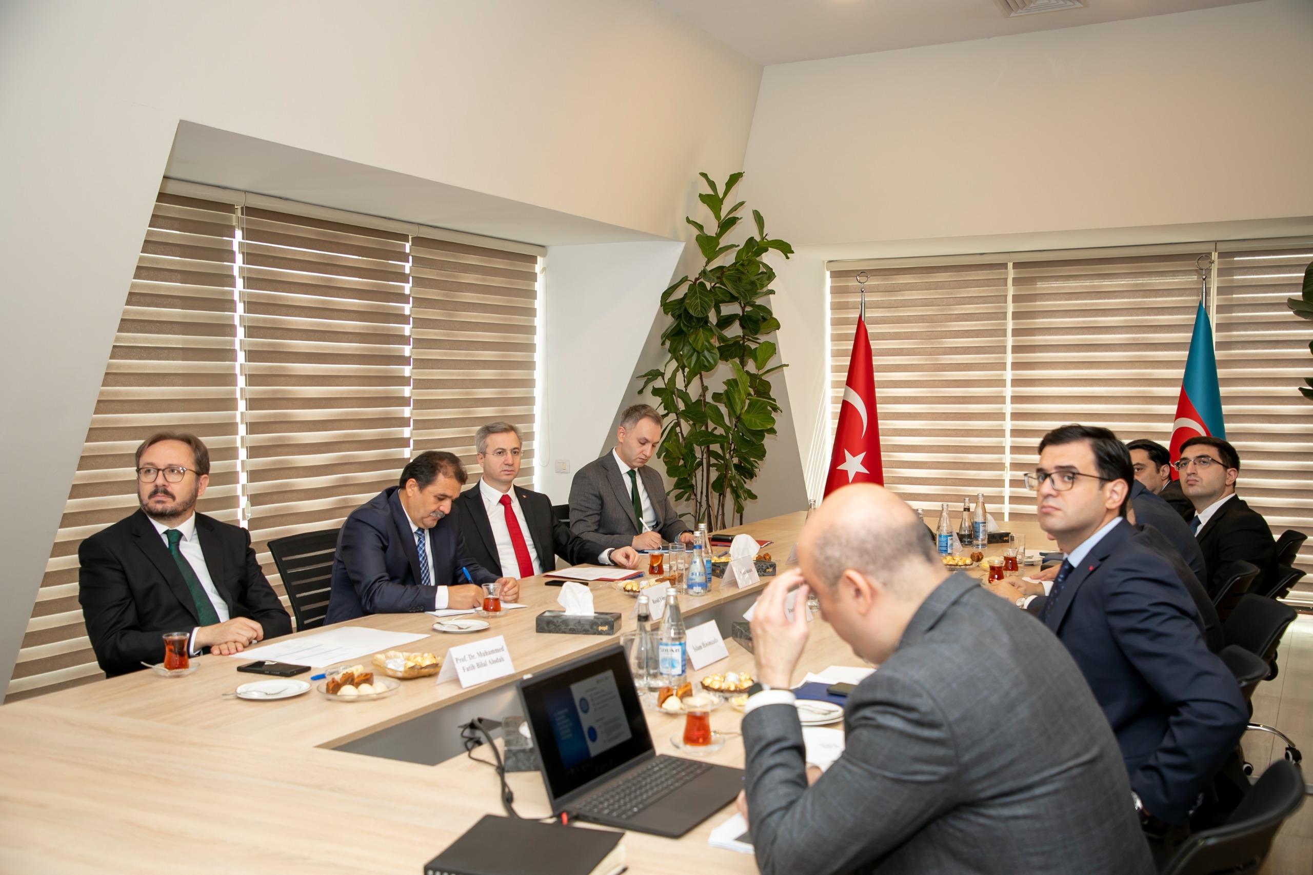 Azerbaycan'da Dijital Teftiş ve İş Gücünün Korunması Hakkında Toplantı