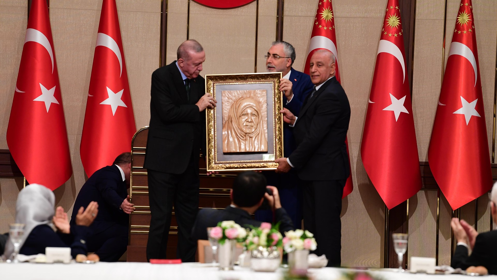 Bakan Işıkhan, Türkiye Yüzyılı’nın Emektarları Programı’na Katıldı