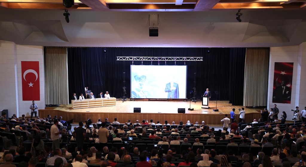 Çalışma ve Sosyal Güvenlik Bakanı Prof. Dr. Vedat Işıkhan, çeşitli temaslarda bulunmak ve “Milli Müdafaadan Milli Kalkınmaya; Türkiye Yüzyılı’nın Kadınları, Kadın İstihdam Sistemi İş Pozitif Tanıtım Programı ve Fuar Açılışı” programına katılmak üzere Muğla’ya gitti.