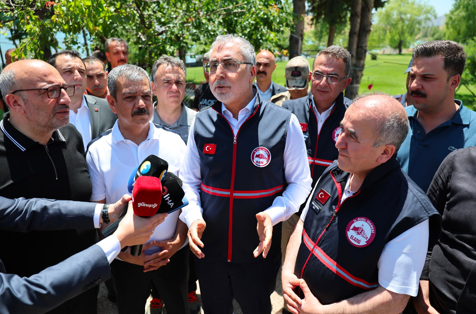 Bakan Işıkhan, Elazığ’da Ziyaretlerde Bulundu