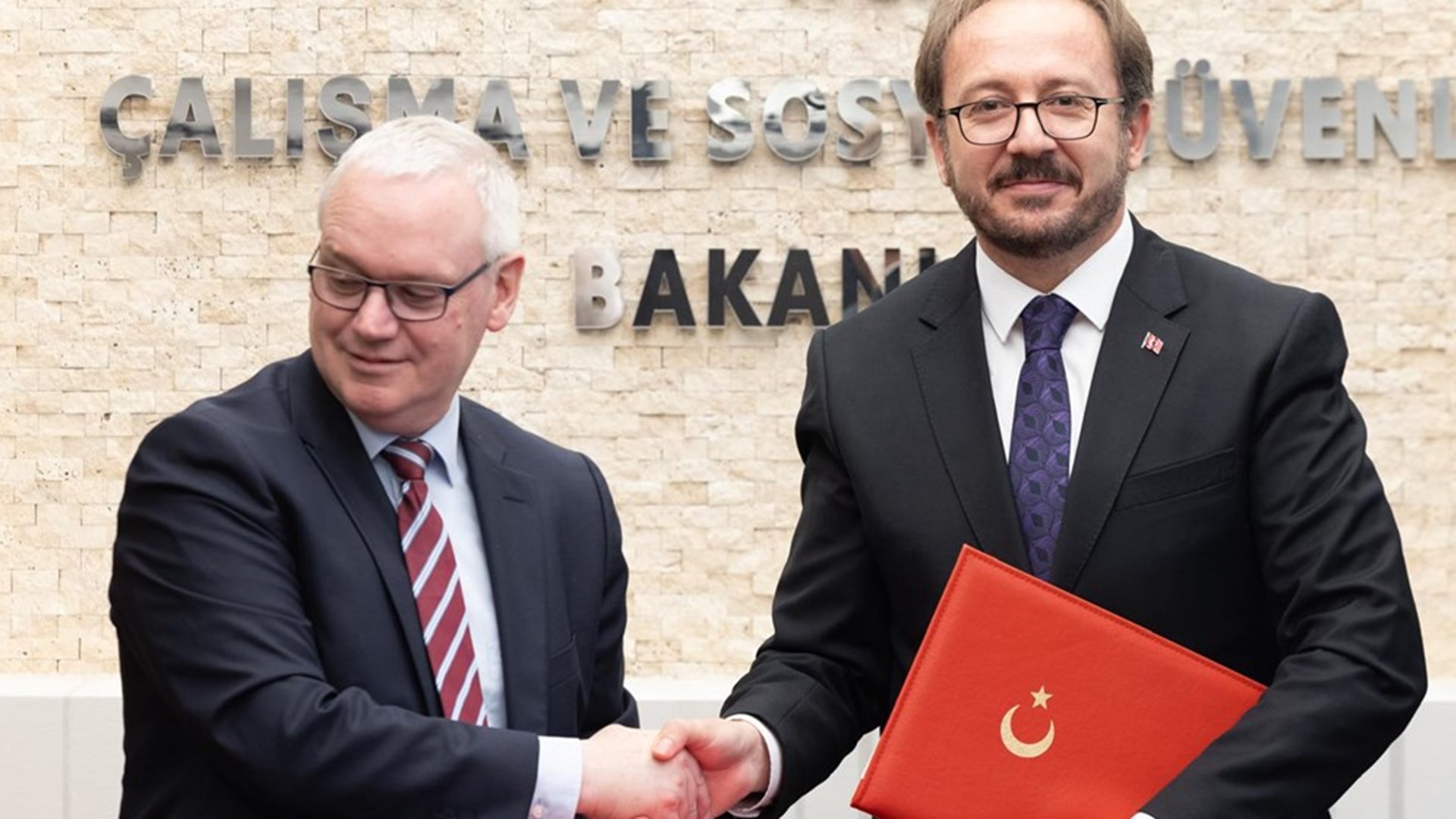 Having visited our Ministry, the delegation headed by Anette Kramme, Parliamentary Undersecretary of Labour and Social Affairs Ministry of Federal Republic of Germany addressed the issues of strengthening inter-ministerial relations and opportunities for cooperation.