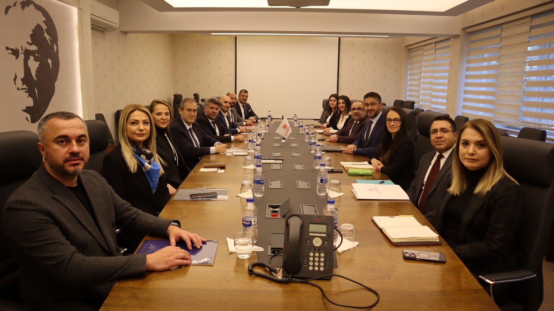Antalya Ticaret ve Sanayi Odası Yönetim Kurulu Başkanı Yusuf HACISÜLEYMAN başkanlığındaki ATSO heyeti Genel Müdürümüz Ali AYBEY’i ziyaret etti.