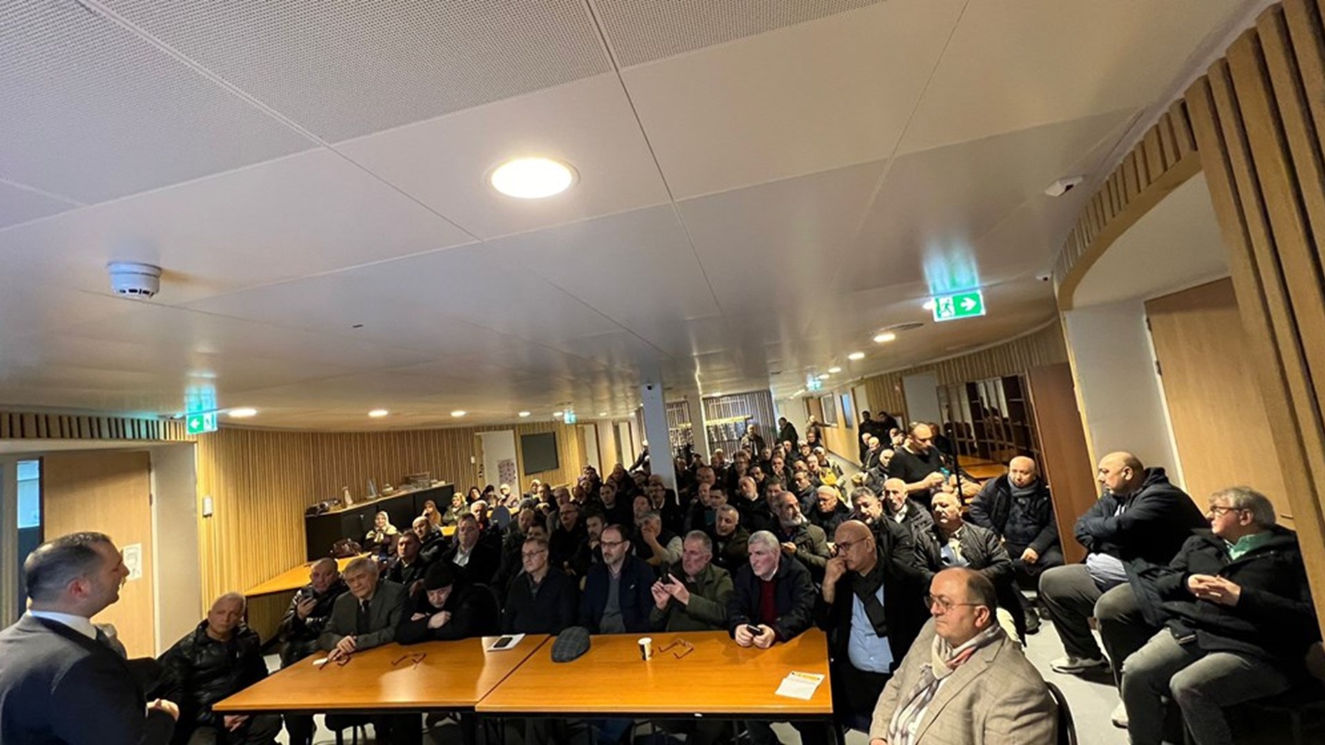 Our Labour and Social Security Attaché’s Office in The Hague met with our citizens at the HDV Ahi Evran Mosque.