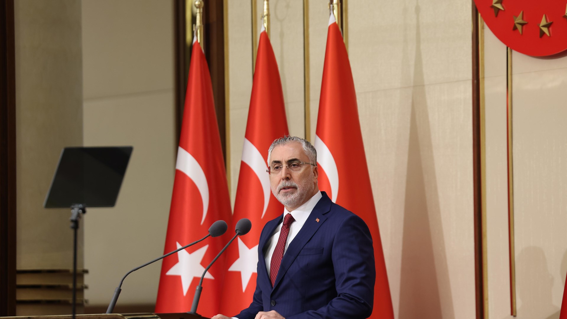 Bakan Işıkhan, Türkiye Yüzyılı’nın Emektarları Programı’na Katıldı