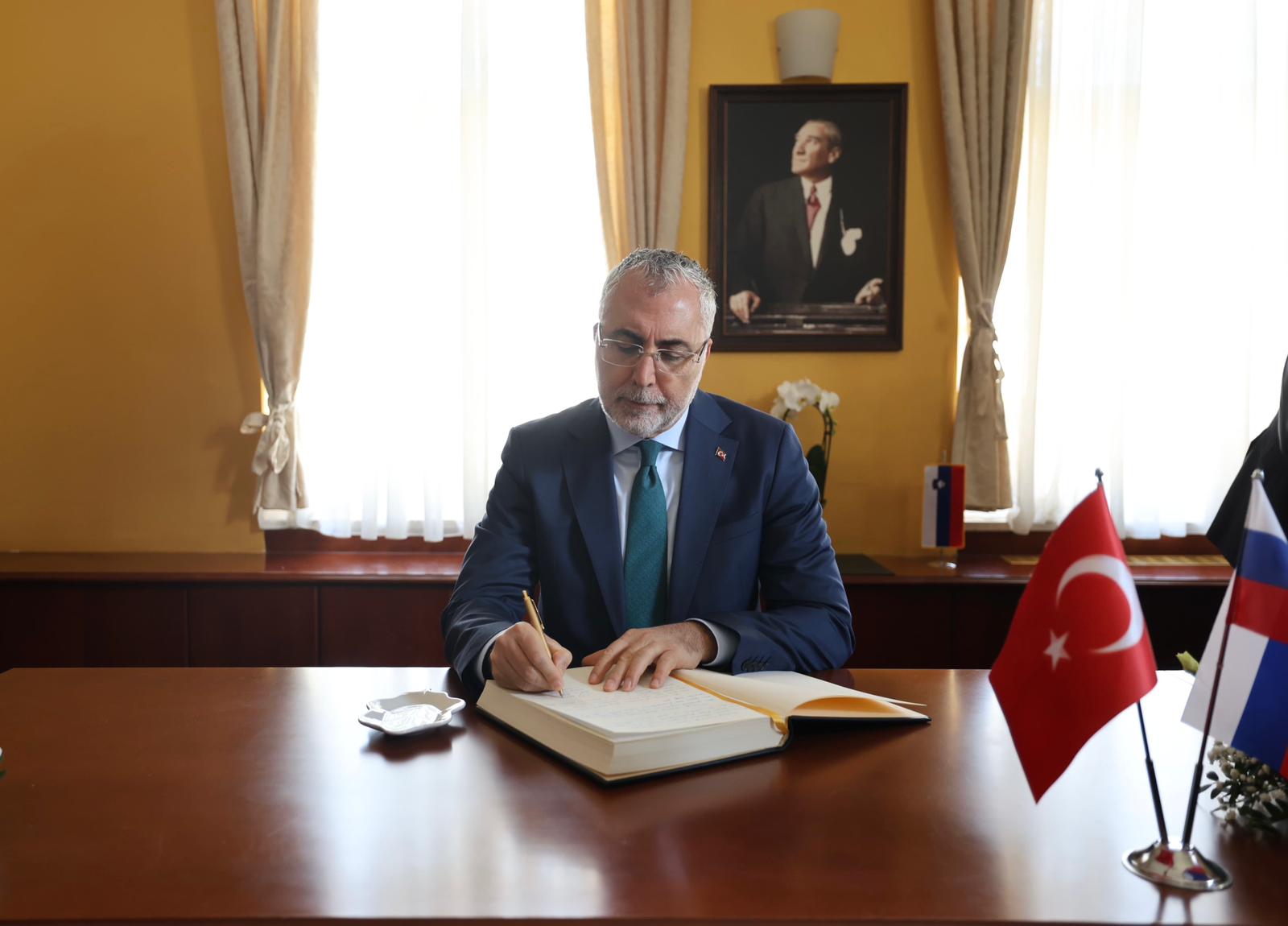 Bakan Işıkhan, Slovenya’da Türkiye Cumhuriyeti Novo Mesto Fahri Konsolosluğu’nun Açılış Töreni’ne Katıldı