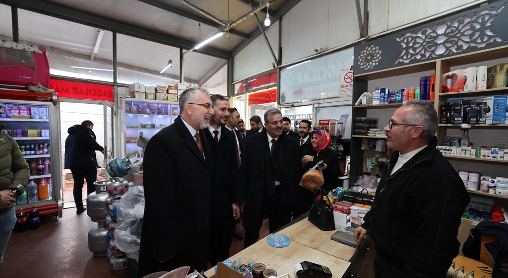 Çalışma ve Sosyal Güvenlik Bakanı Prof. Dr. Vedat Işıkhan, çeşitli temaslarda bulunmak ve programlara katılmak üzere Konya’ya gitti.