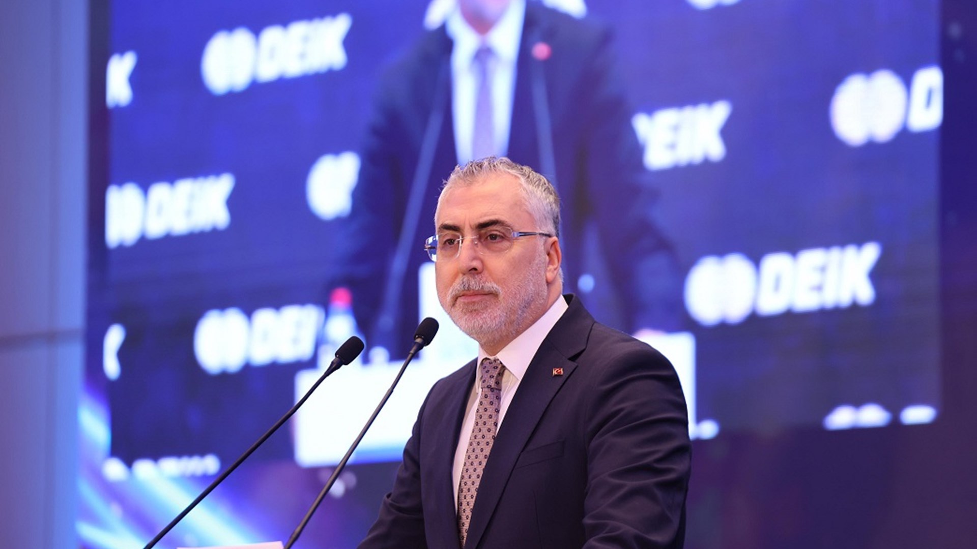 Bakan Işıkhan, DEİK’in Ticari Diplomasi Ödülleri Töreni’ne İştirak Etti