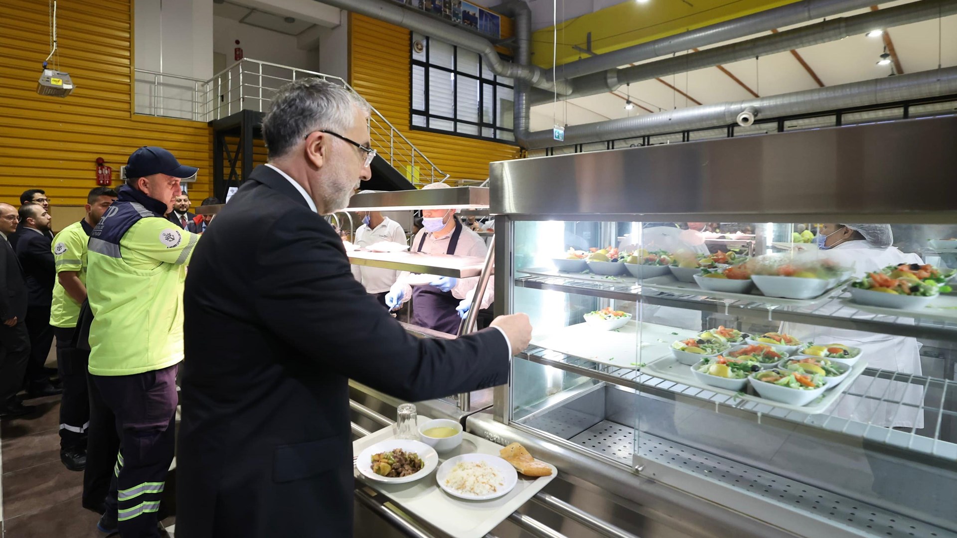 Bakan Işıkhan, Mersin’de Temaslarda Bulundu