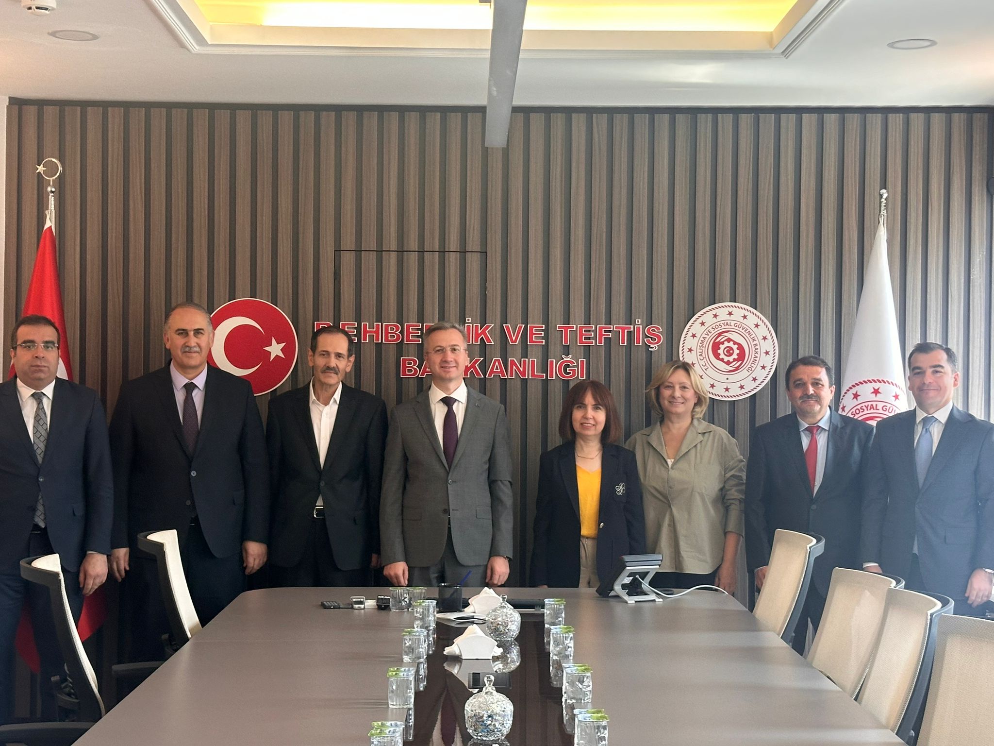 Ankara Rehberlik ve Teftiş Grup Başkanlığında görevli İş Başmüfettişleri İhsan Yalçın Namlı, Birsen Erdin ve Melda Ardal emekli oldu. 