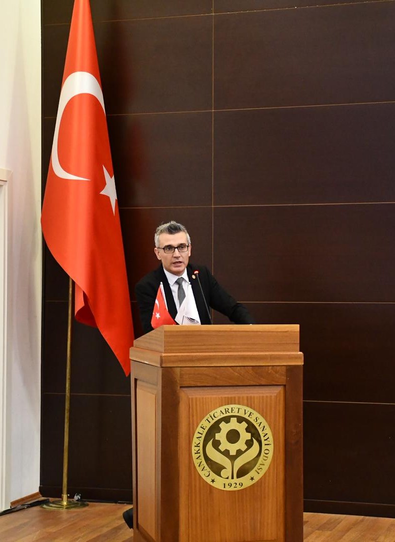 Rehberlik ve Teftiş Başkanlığı ile Çanakkale Ticaret ve Sanayi Odası (ÇTSO) iş birliğinde, çalışma hayatında mevzuat uyumunu artırmak ve iş teftiş süreçlerini değerlendirmek üzere 9 Nisan 2026 tarihinde Çanakkale'de bilgilendirme toplantısı gerçekleştirildi.