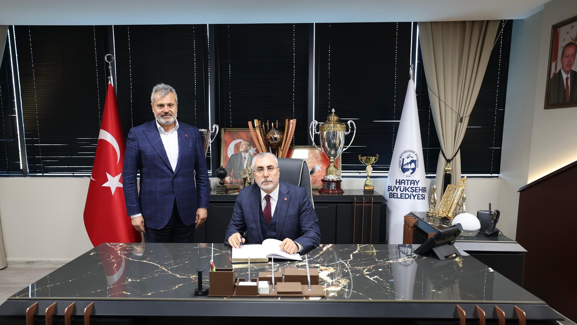 Bakan Işıkhan, Hatay’da Ziyaretlerde Bulundu