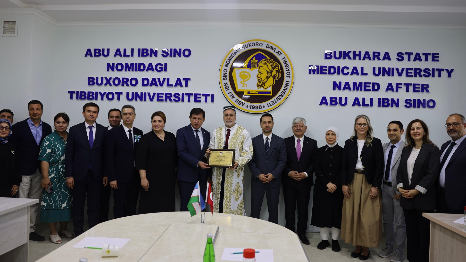 Bakan Işıkhan’a Özbekistan’da ‘Fahri Profesörlük’ Unvanı Verildi