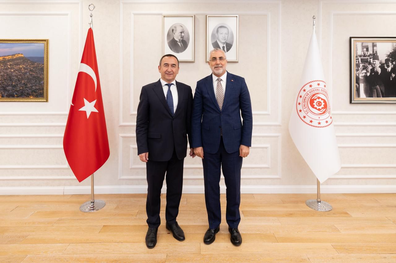 Görüşmelerde, her üç ülkenin muhatap Bakanlıklarıyla işbirliğinin geliştirilmesi ve ikili ilişkilere katkı sağlayabilecek konular üzerinde istişarelerde bulunuldu.