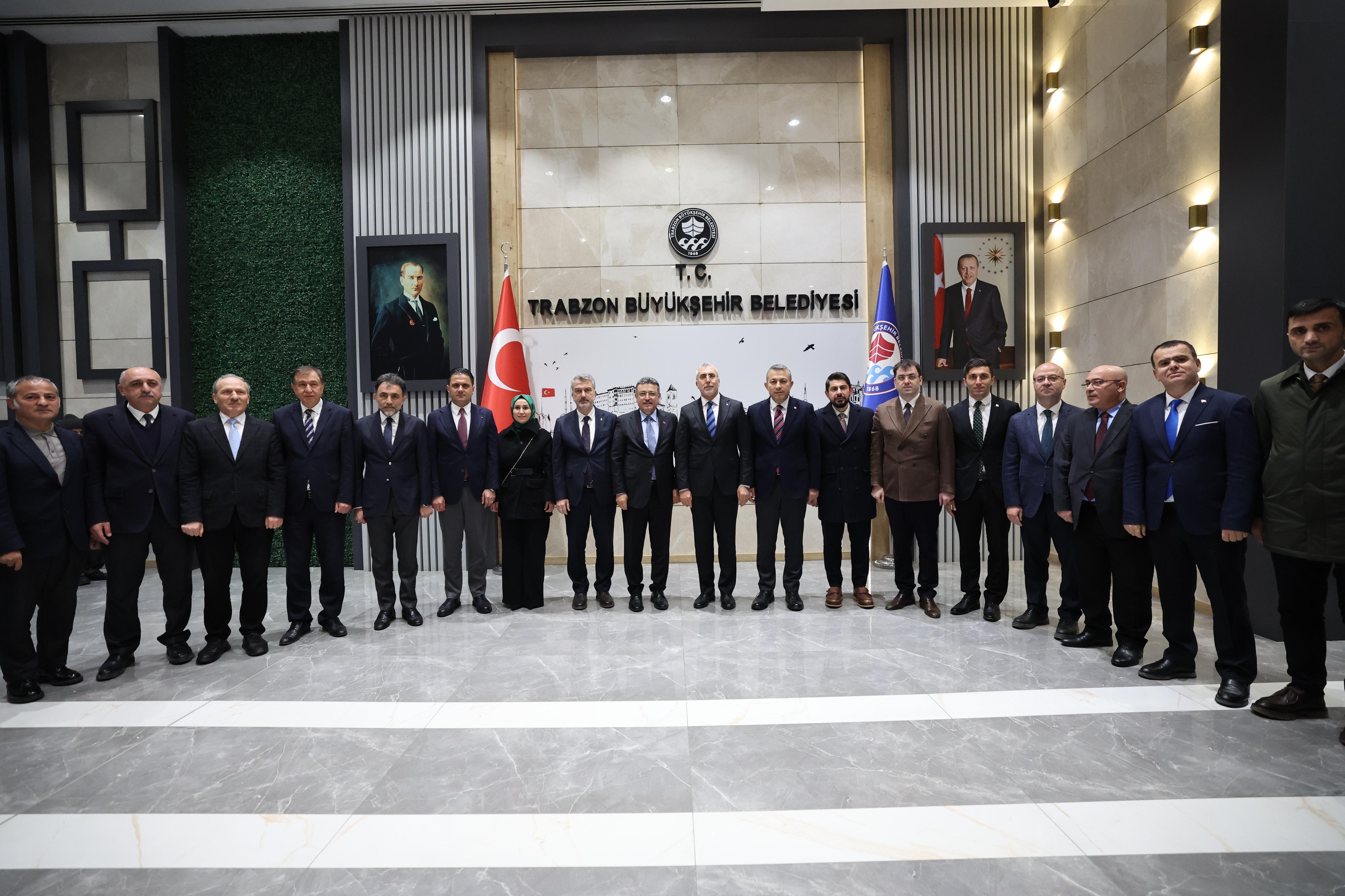Bakan Işıkhan, Trabzon’da Ziyaretlerde Bulundu