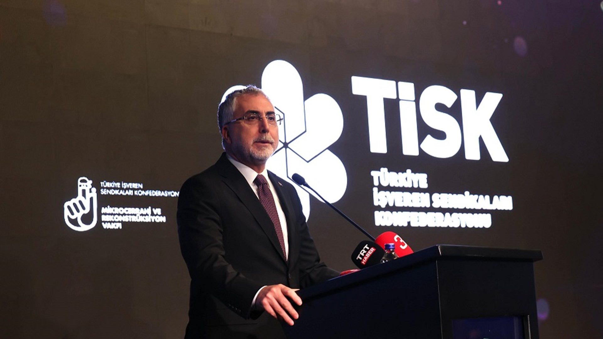 Bakan Işıkhan, TİSK’in Ortak Yarınlar Ödül Töreni’ne Katıldı