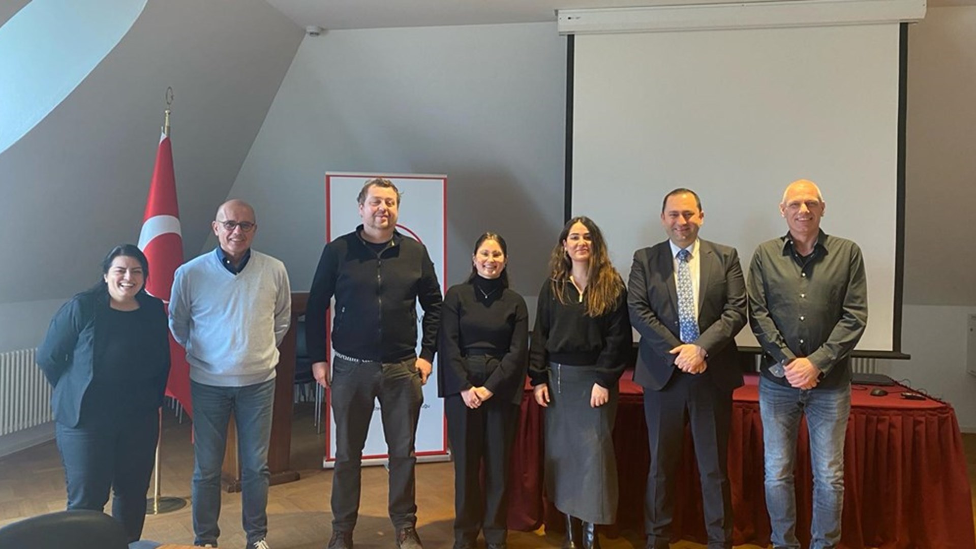 The meeting, hosted by the Consulate General of the Republic of Türkiye in Amsterdam, was attended by senior representatives and experts of the Dutch Labour Insurance Institution (UWV) and officials from The Hague Counsellor's Office and Deventer Attaché Office.