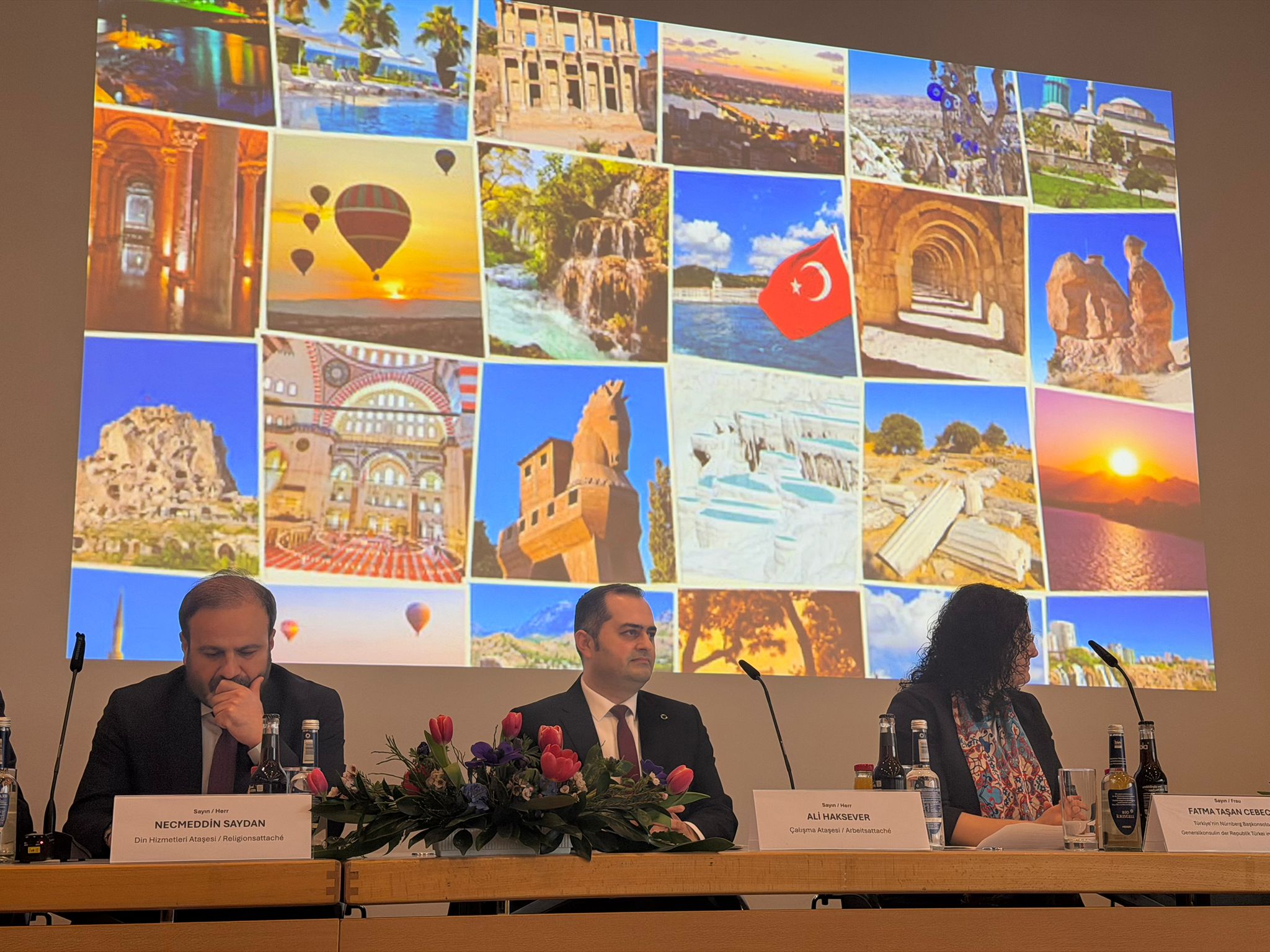 Nürnberg Çalışma ve Sosyal Güvenlik Ataşeliğimiz Vatandaş Bilgilendirme Toplantısına Katıldı