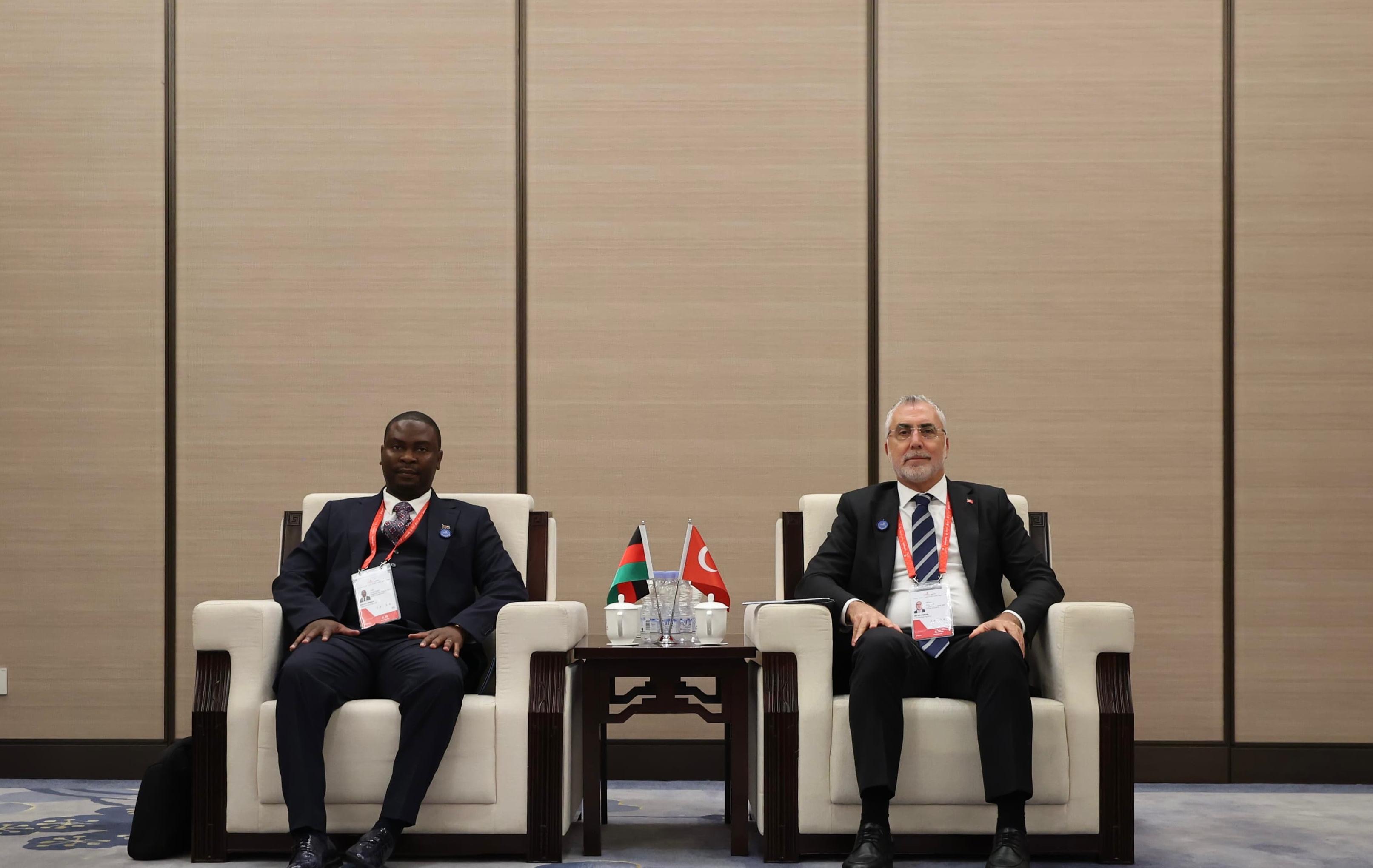 Çalışma ve Sosyal Güvenlik Bakanı Prof. Dr. Vedat Işıkhan, “2026 Dünya Beceriler Zirvesi Bakanlar Toplantısı”na katılmak ve çeşitli temaslarda bulunmak üzere Çin Şanhay’a gitti.