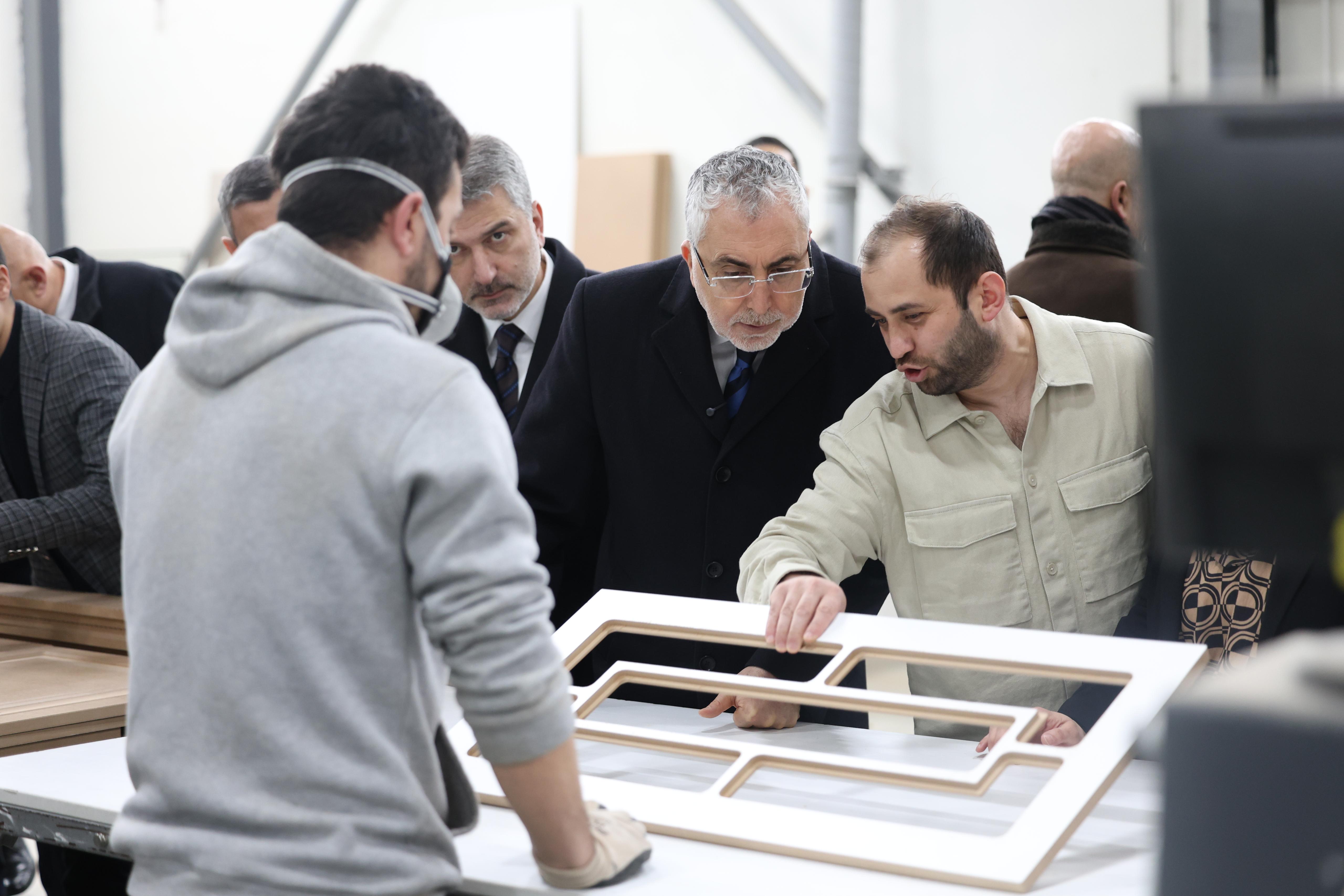 Bakan Işıkhan, Trabzon’da Ziyaretlerde Bulundu