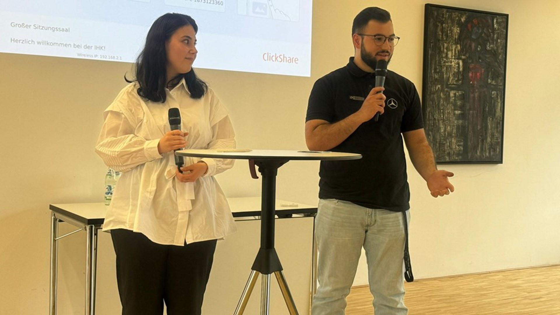 In the run-up to the summer holidays, the Stuttgart Attaché Office for Labour and Social Security provided young people and their parents with comprehensive information on post-school vocational training and higher education options.