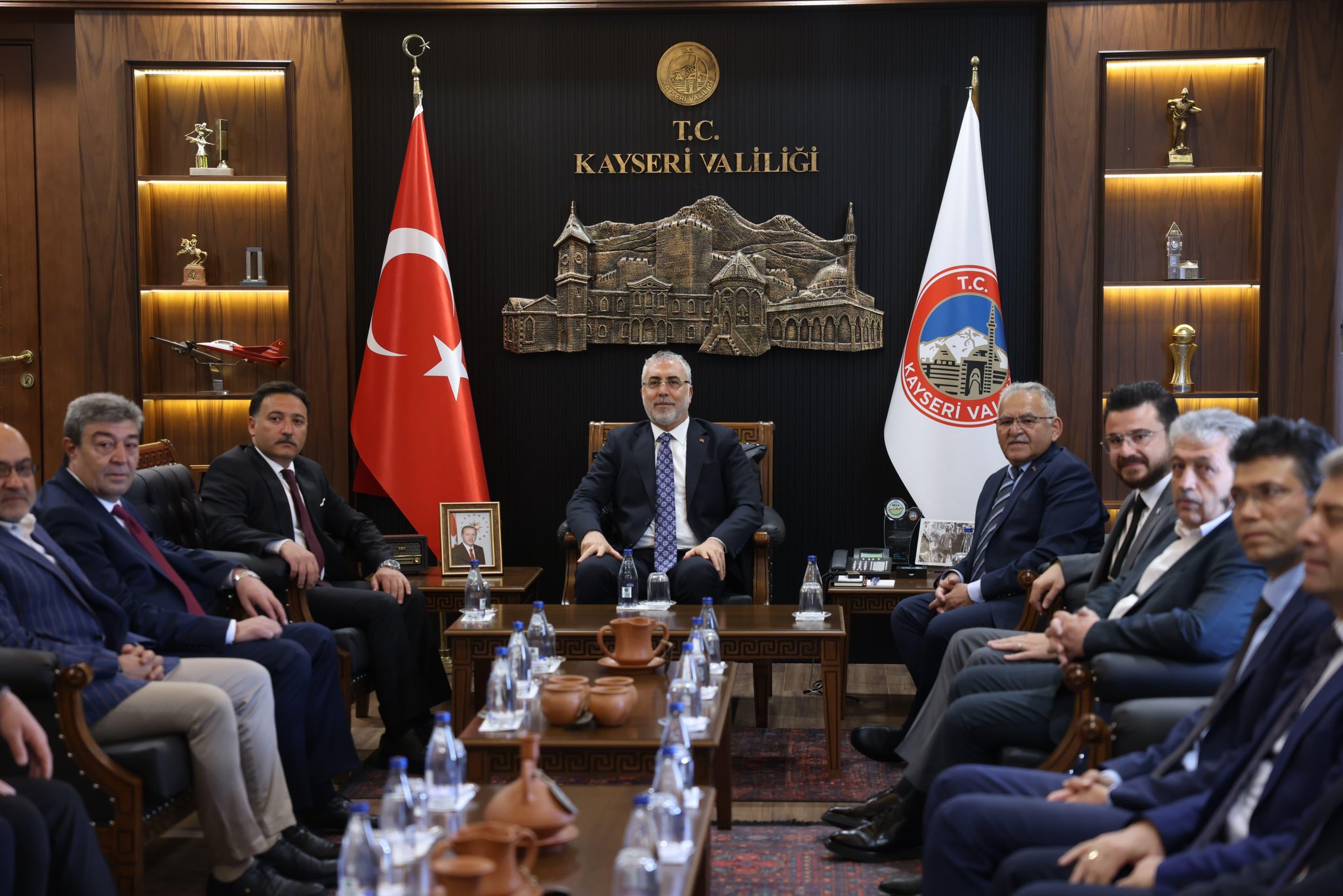 Bakan Işıkhan, Kayseri’de Ziyaretlerde Bulundu