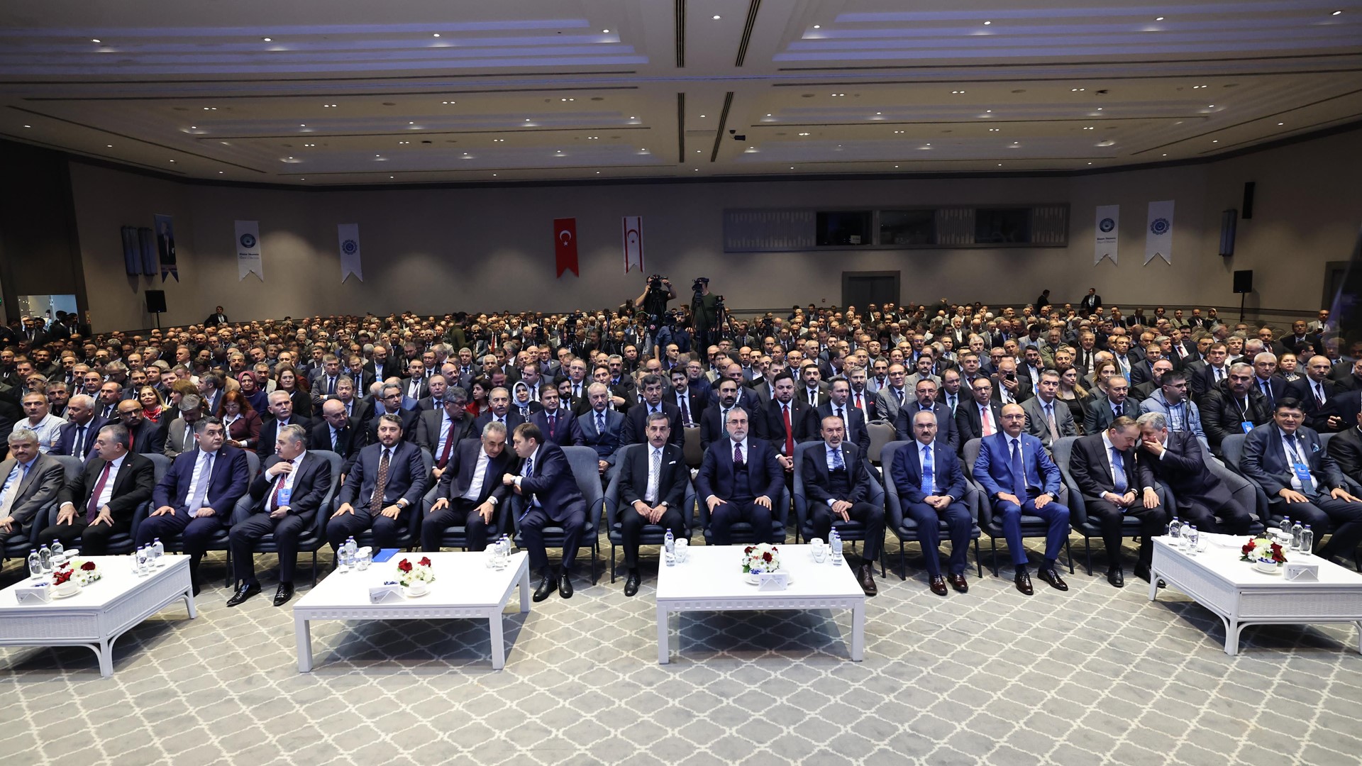 Bakan Işıkhan, Türkiye Kamu-Sen’in “Cumhuriyetimizin 2. Yüzyılında Kamu Personel Rejiminin Geleceği” Paneli’ne Katıldı