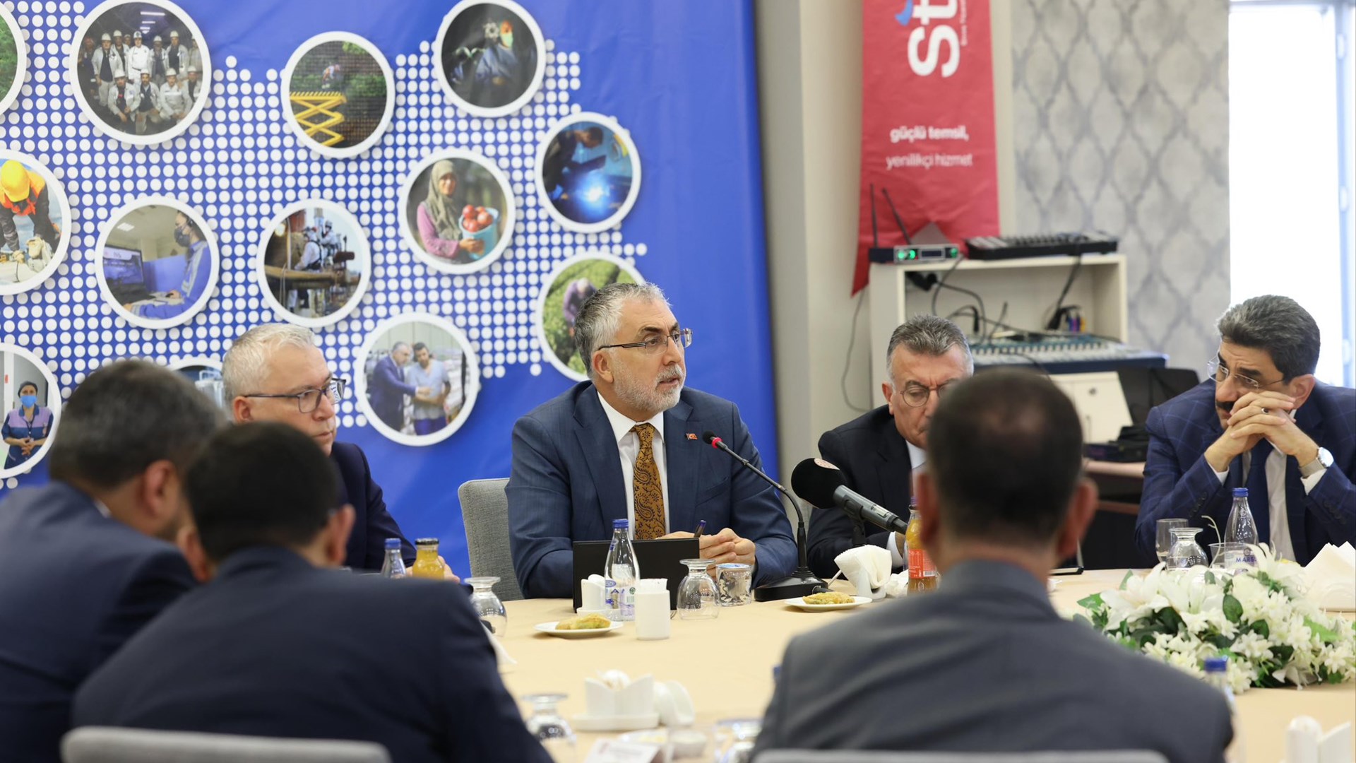 Bakan Işıkhan, Sivas’ta Ziyaretlerde Bulundu