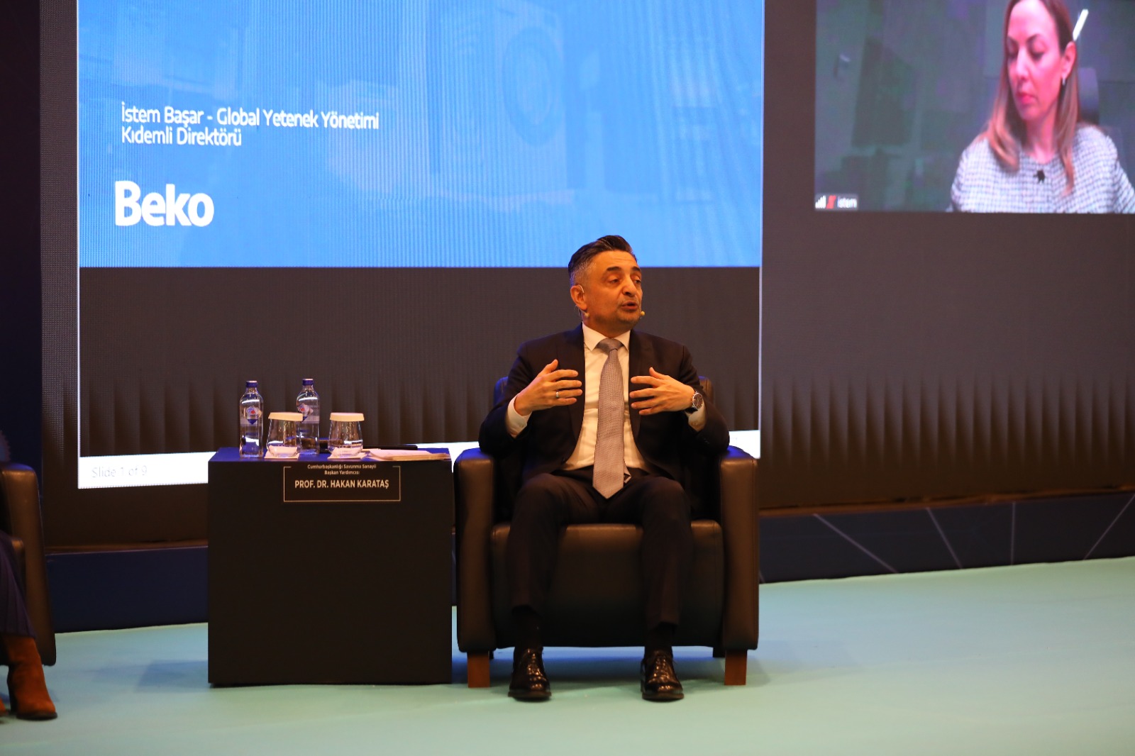 20 Şubat Dünya Sosyal Adalet Günü vesilesiyle, Bakanlığımızın öncülüğünde ve Küresel Sosyal Adalet Koalisyonu kapsamında düzenlenen “Dijitalleşme ve Yeşil Dönüşüm Çerçevesinde Sosyal Adalet Forumu” geniş katılımla gerçekleştirildi. Forum, Türkiye İşveren Sendikaları Konfederasyonu (TİSK), Türkiye İşçi Sendikaları Konfederasyonu (TÜRK-İŞ), Memur Sendikaları Konfederasyonu (MEMUR-SEN) ve Türkiye Kamu Çalışanları Sendikaları Konfederasyonu (KAMU-SEN) işbirliğiyle düzenlendi.